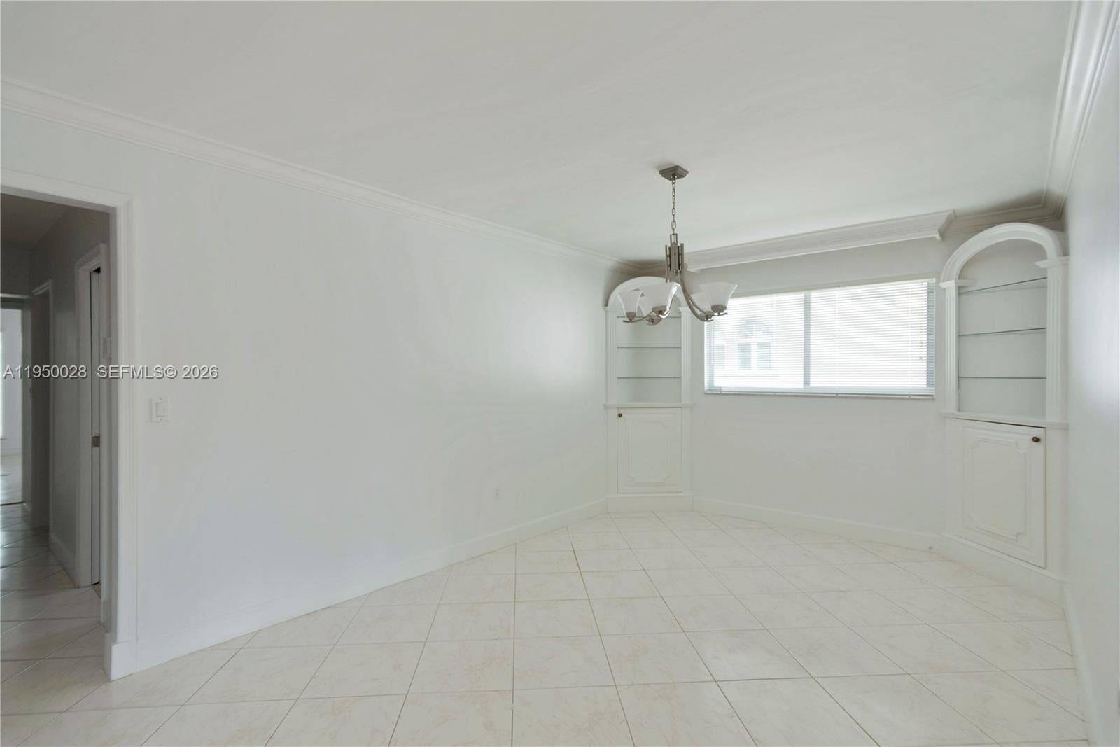 13005 Zambrana St photo 6