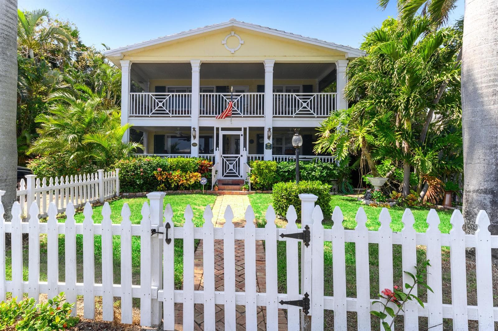 24 Marine Way photo 1