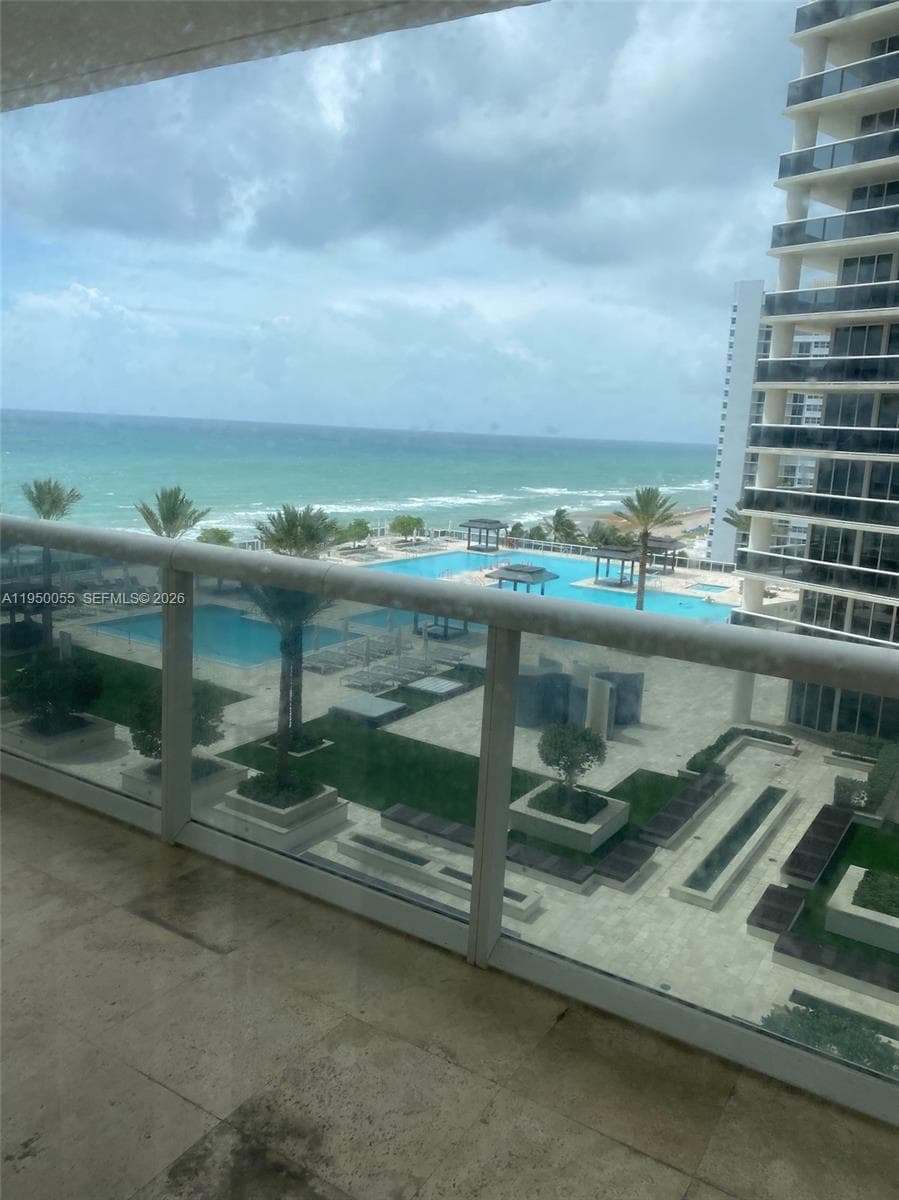 1830 S Ocean Dr 1106 photo 1