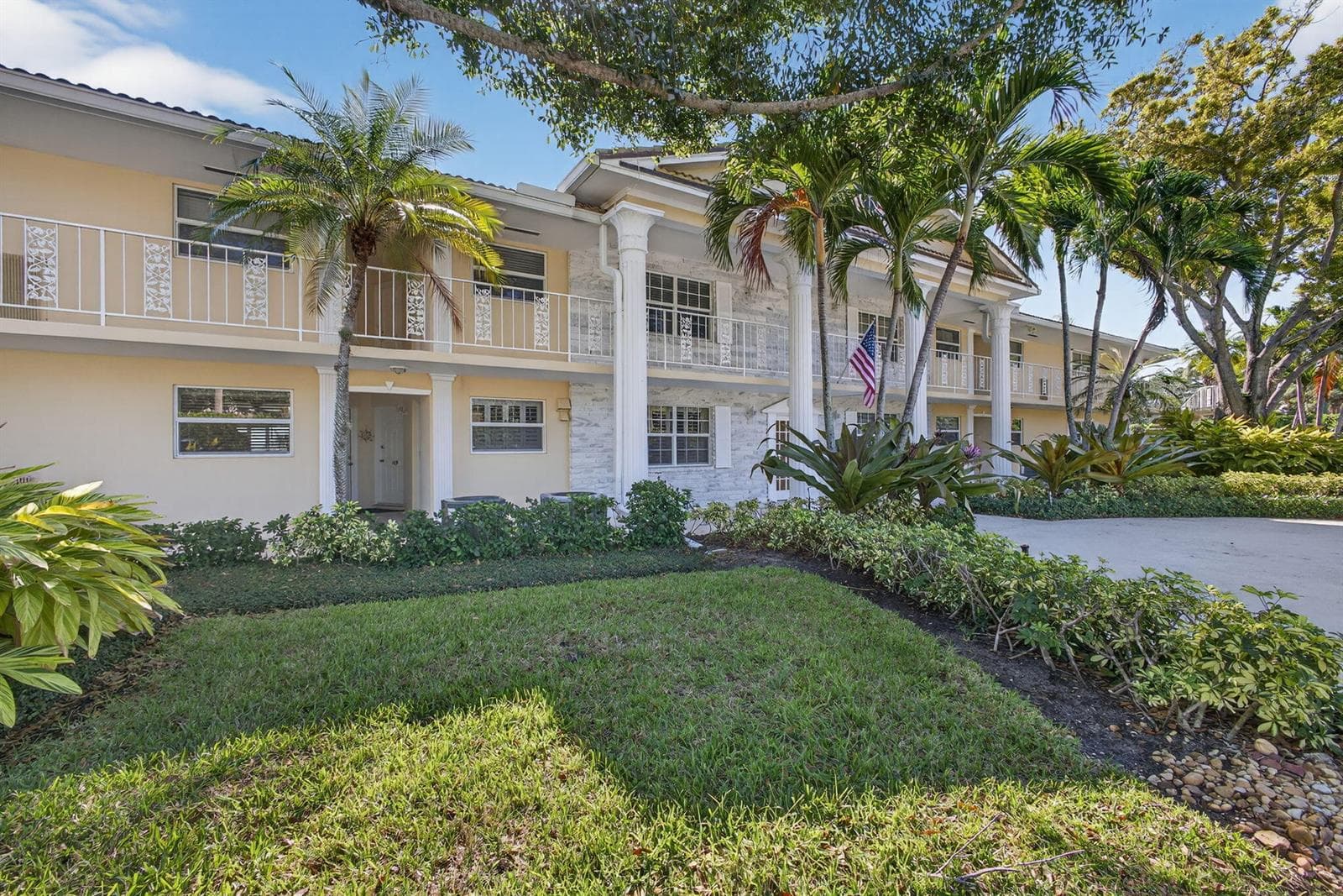 478 Tequesta Drive #209 photo 3