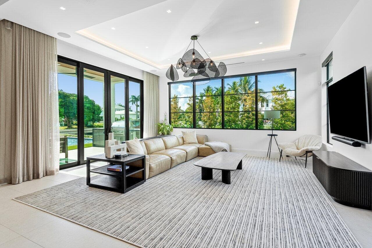830 Lake Shore Drive photo 13