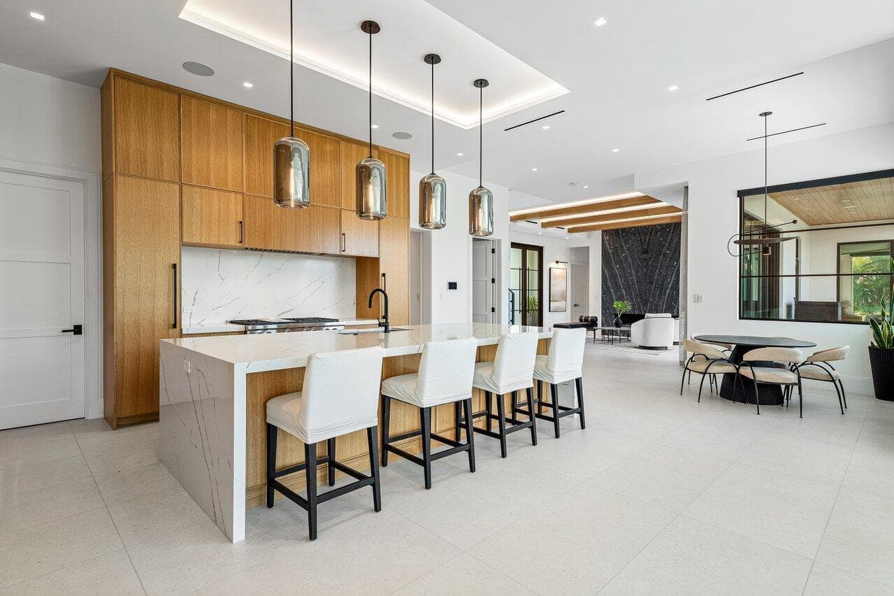 830 Lake Shore Drive photo 16