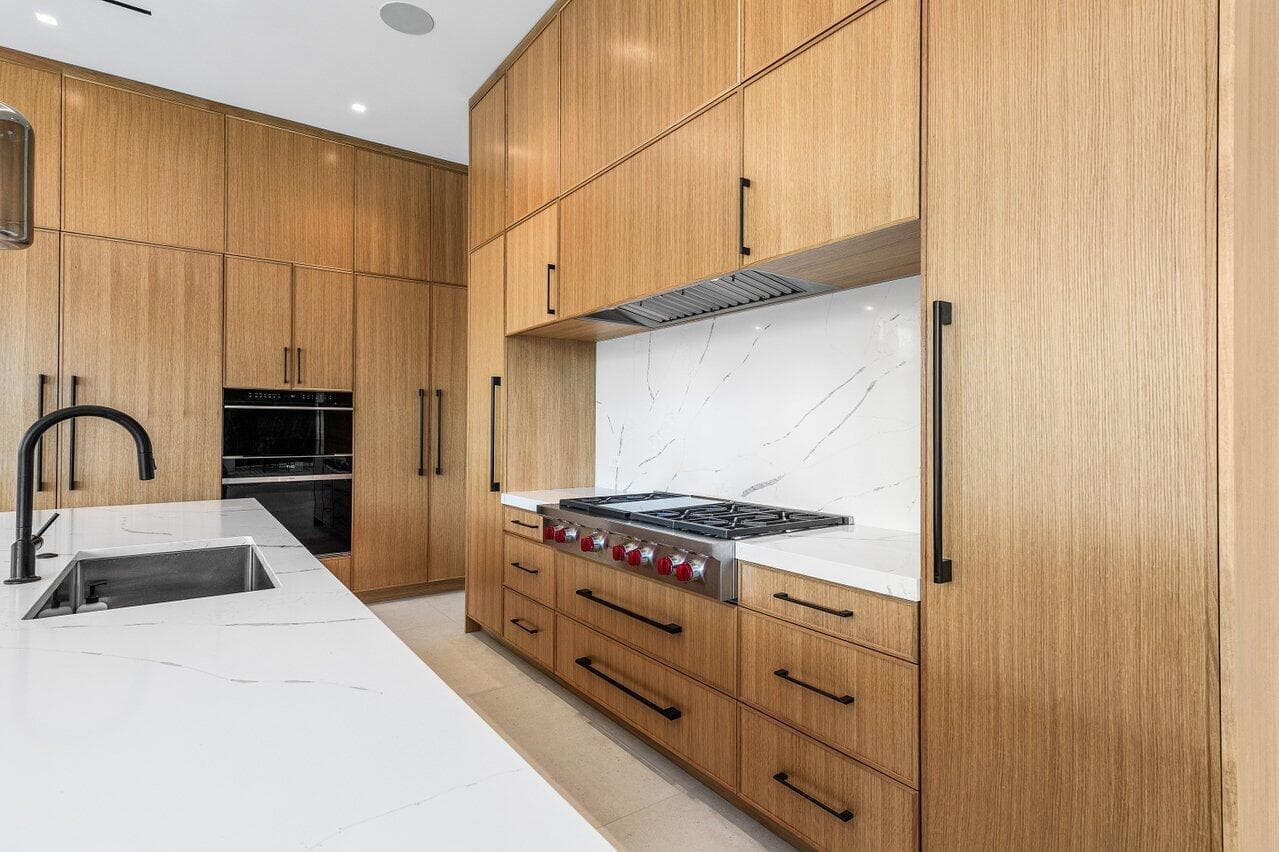 830 Lake Shore Drive photo 18