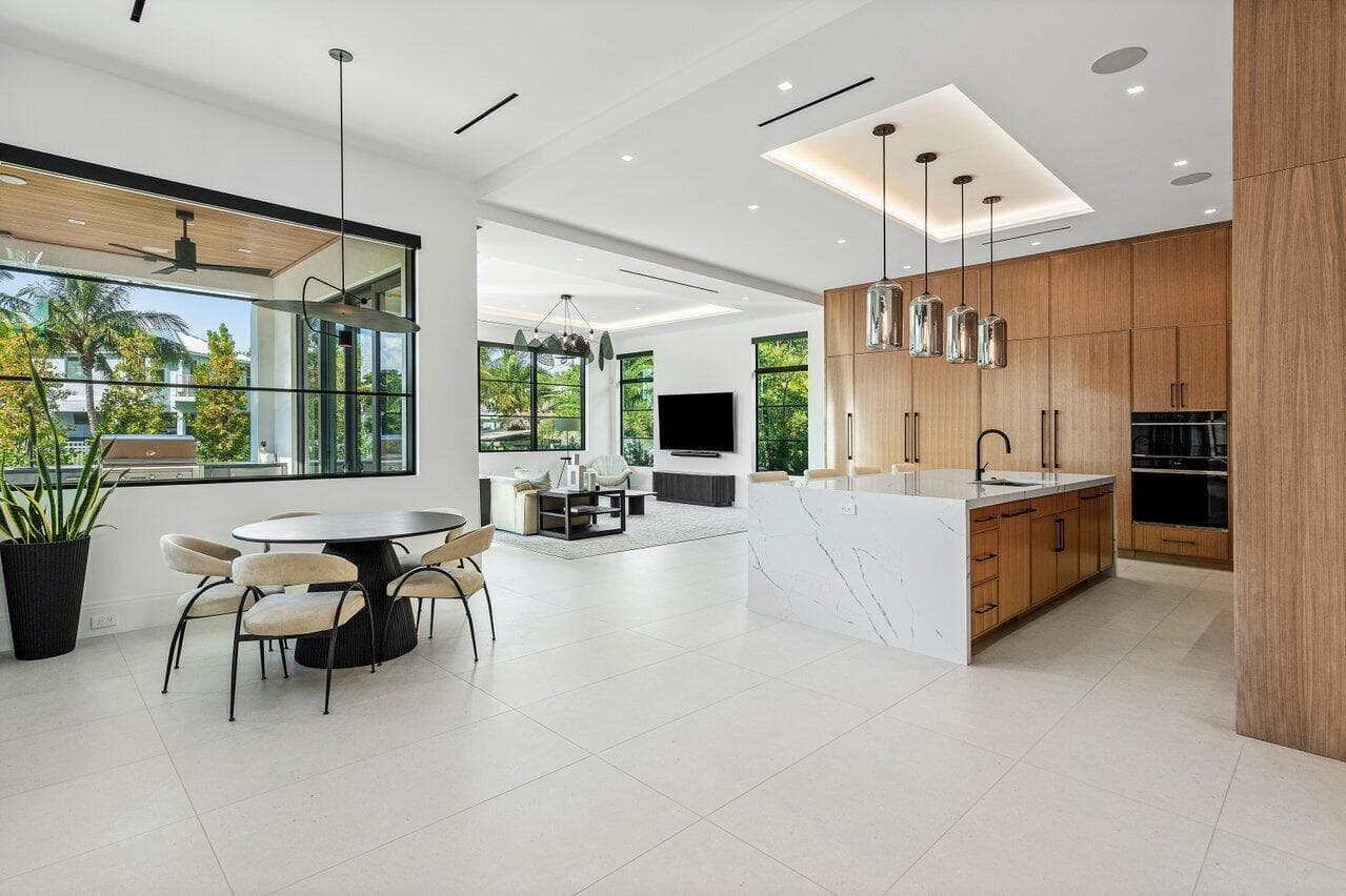 830 Lake Shore Drive photo 21