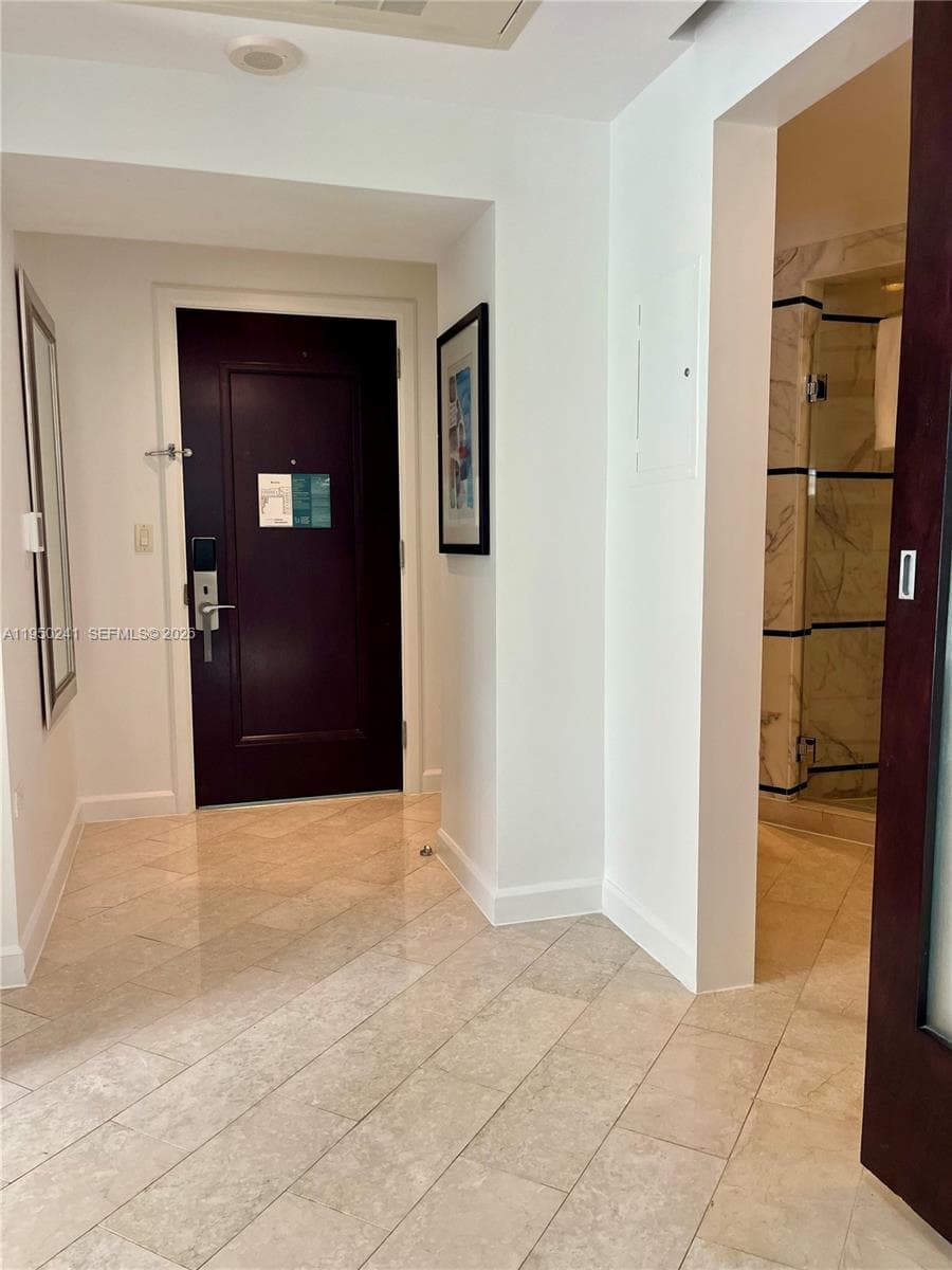4391 Collins Ave 419 photo 18