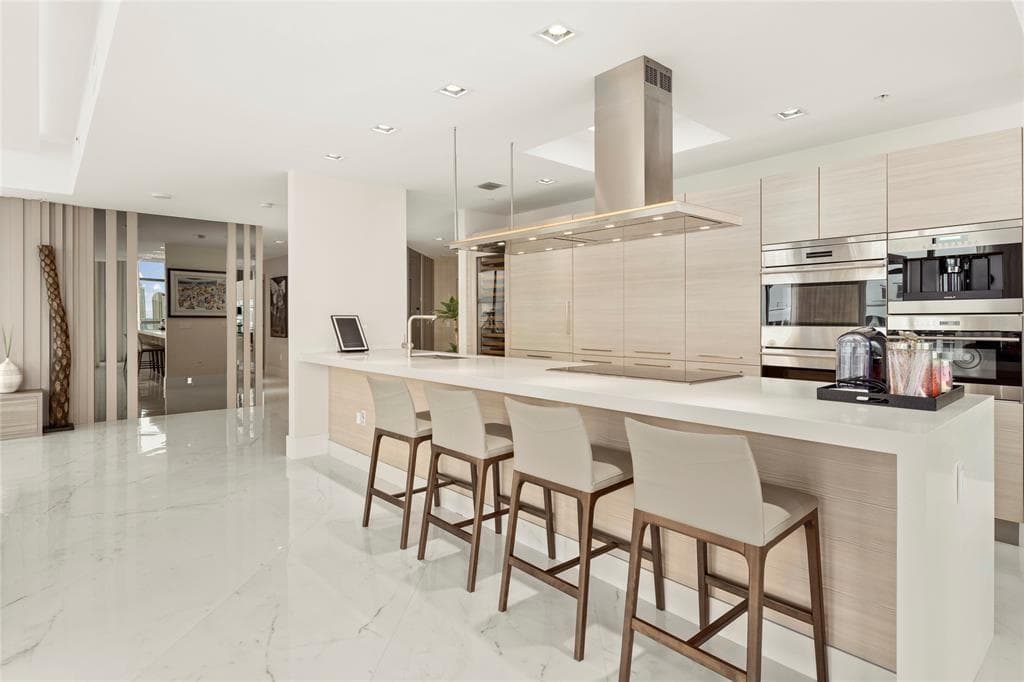 17301 Biscayne Boulevard Ph 7 photo 5