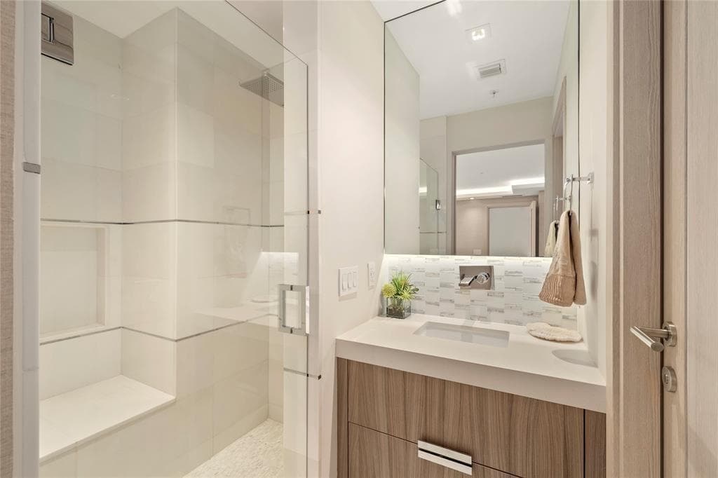 17301 Biscayne Boulevard Ph 7 photo 24