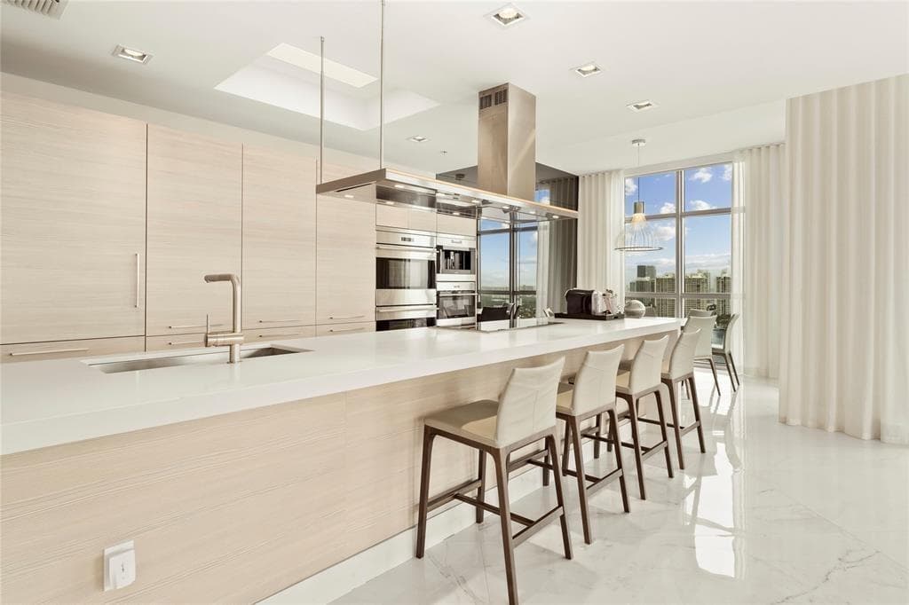 17301 Biscayne Boulevard Ph 7 photo 8