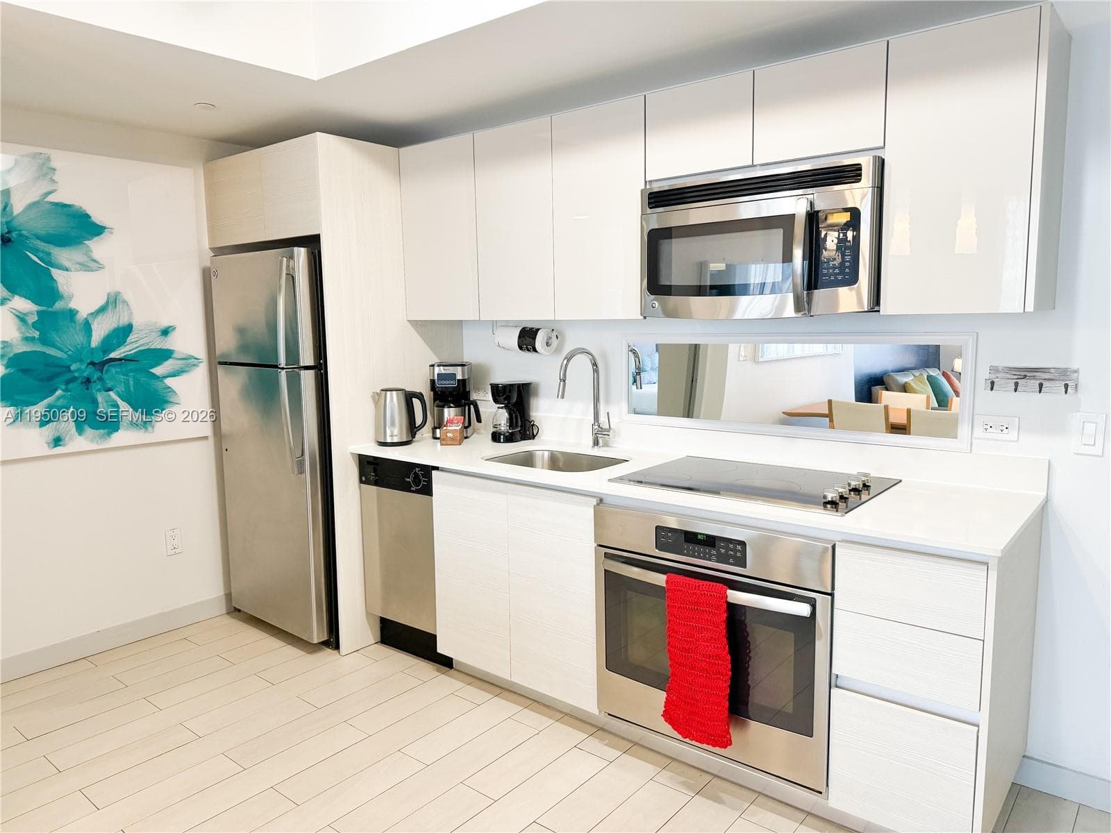 2602 E Hallandale Beach Blvd R409 photo 2