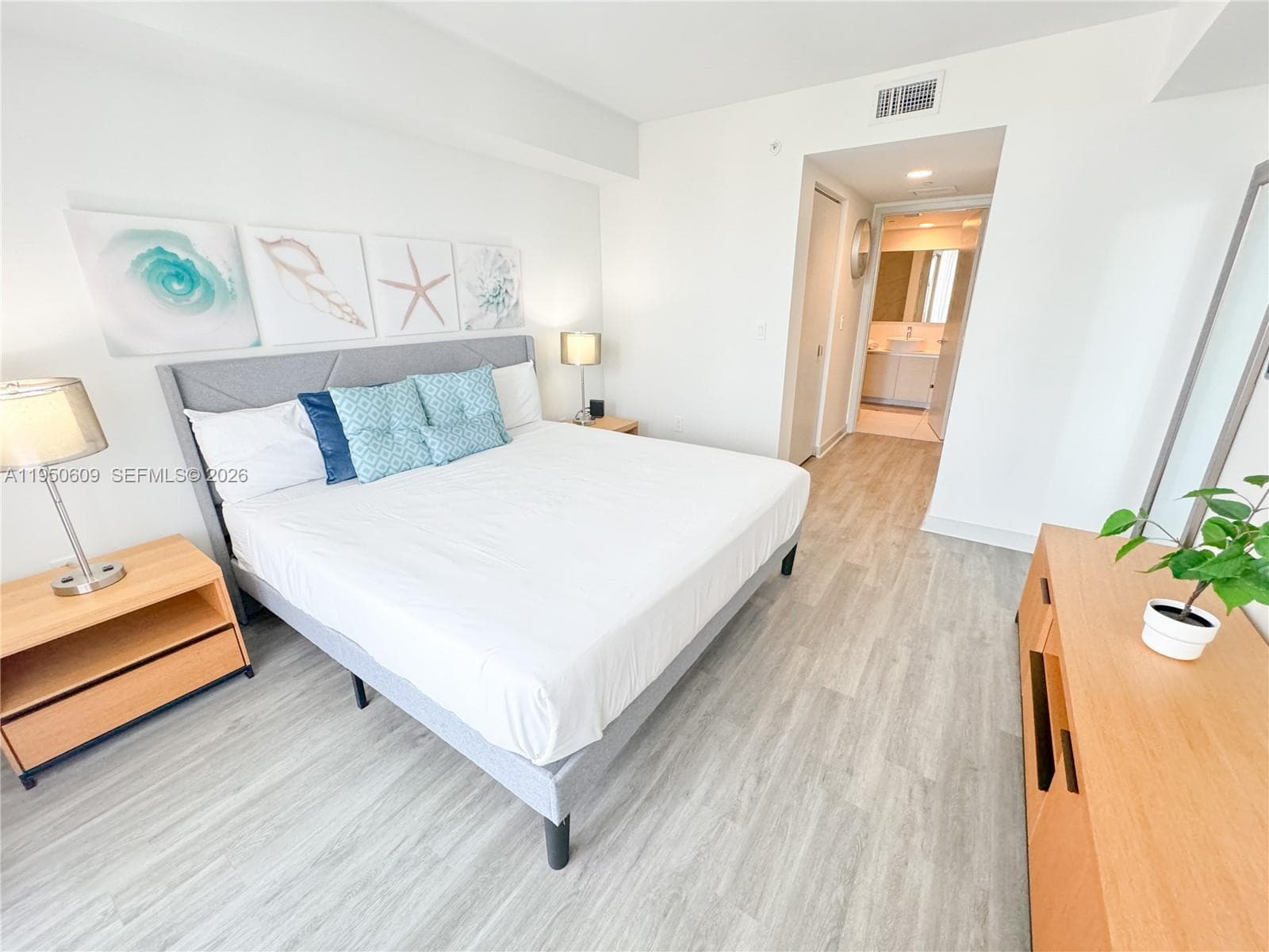 2602 E Hallandale Beach Blvd R409 photo 17