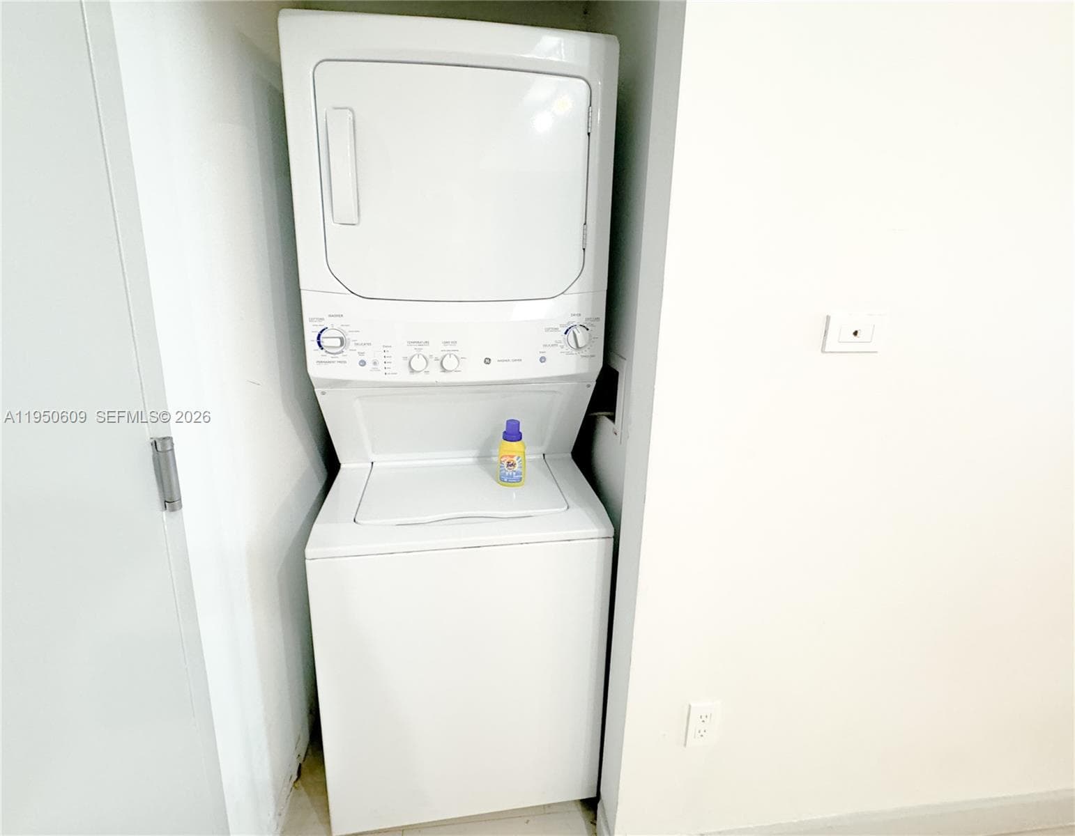 2602 E Hallandale Beach Blvd R409 photo 12