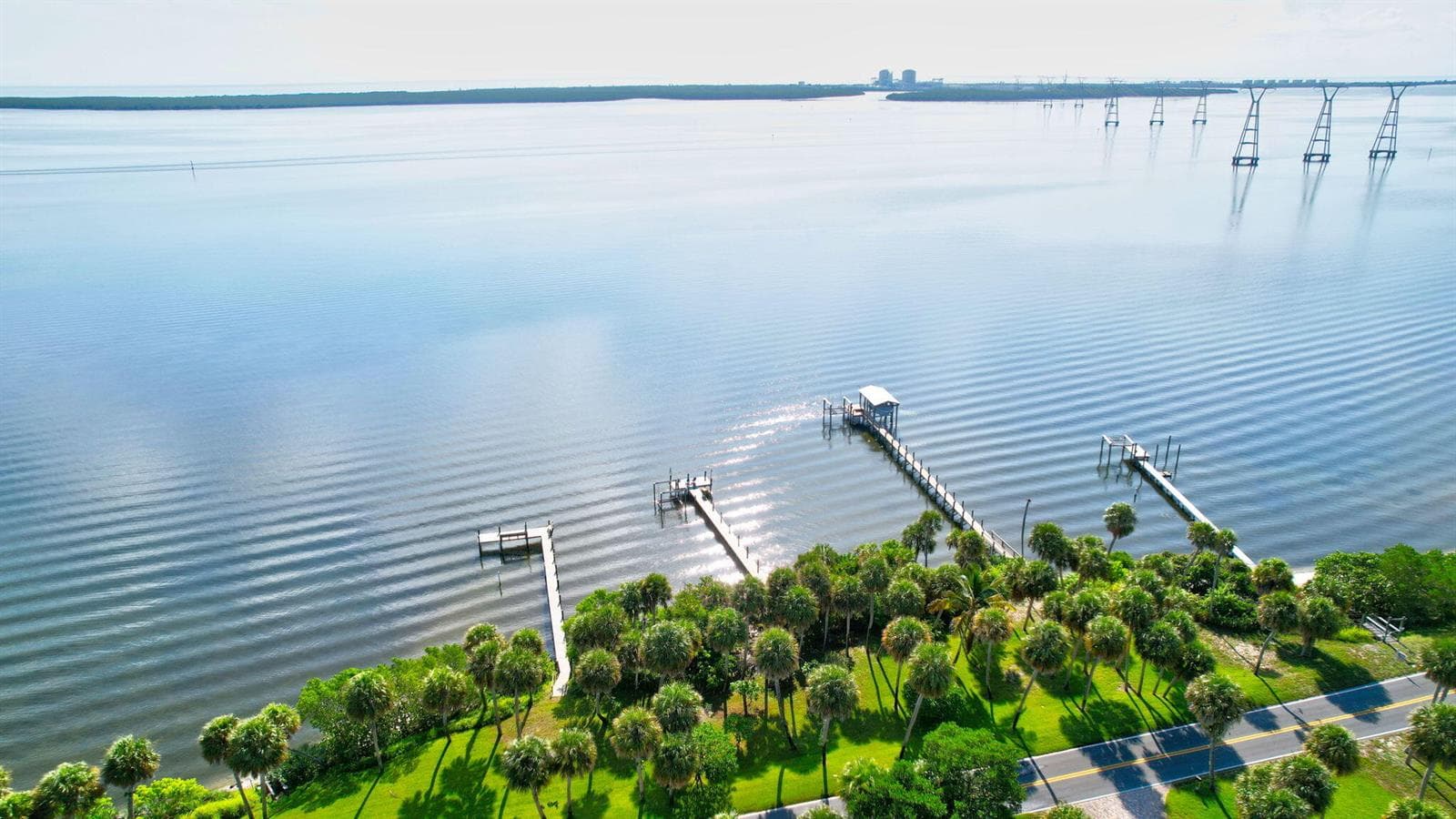 7501 S Indian River Drive photo 5