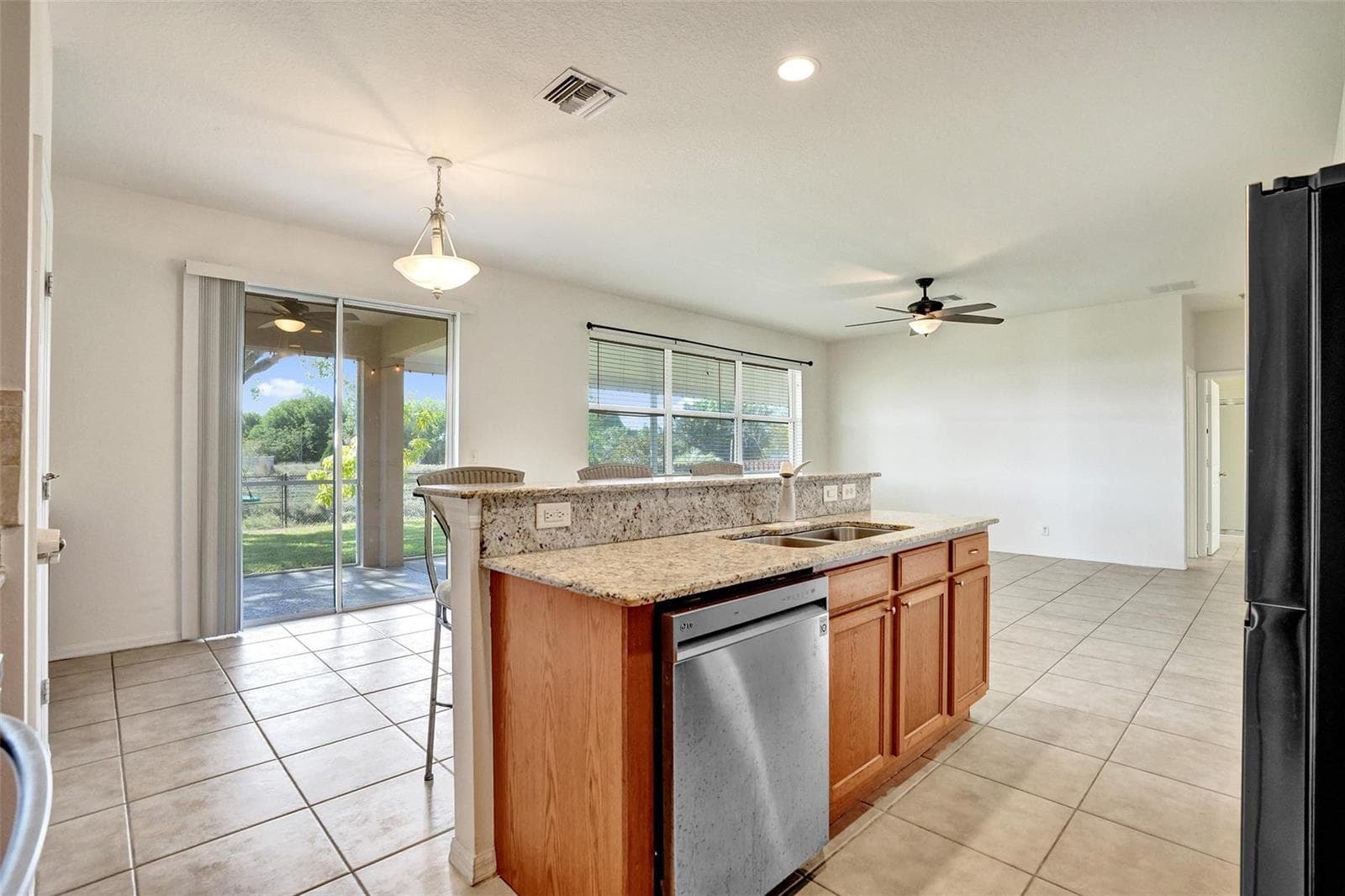 864 SW Java Avenue photo 13