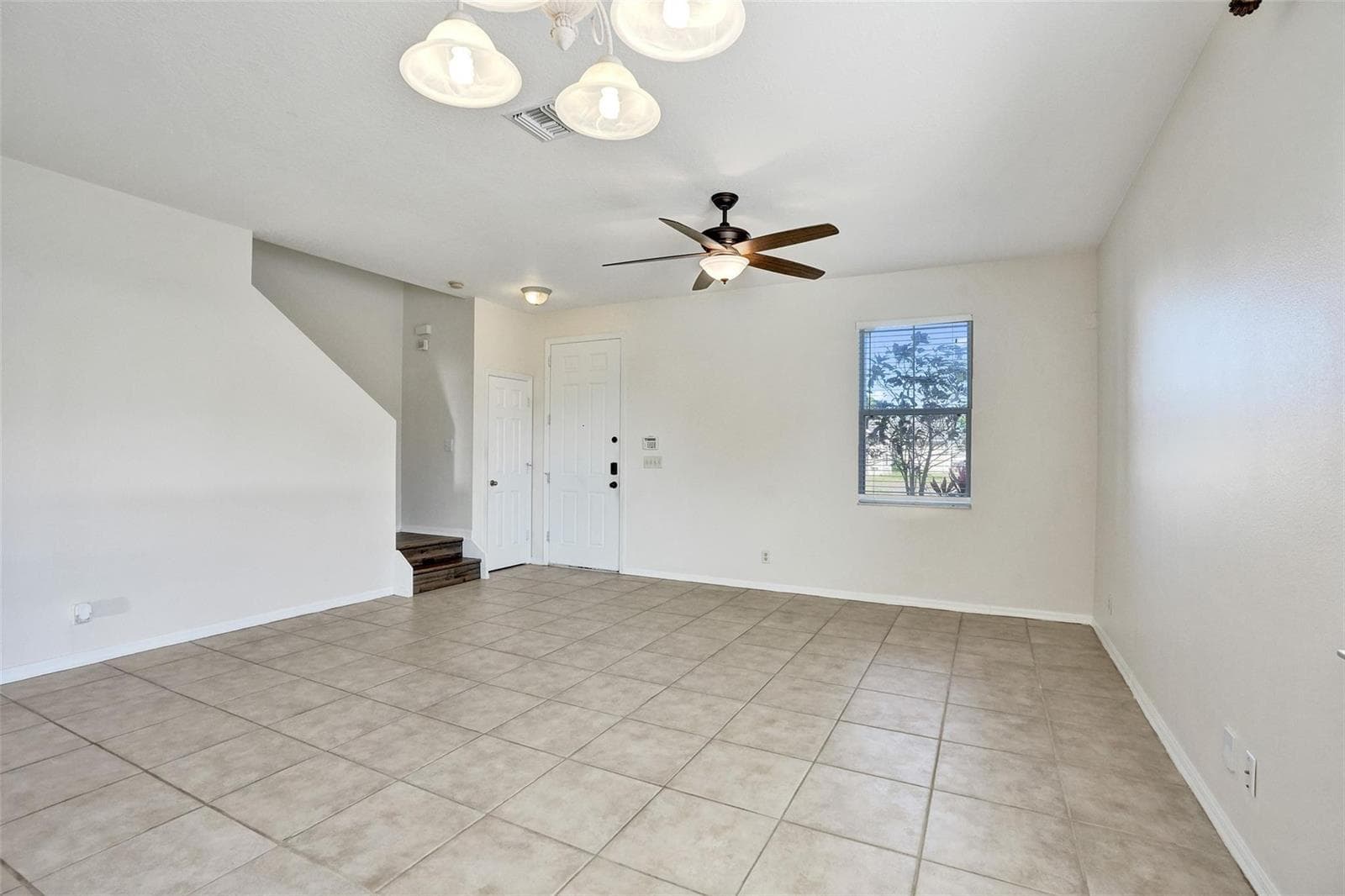864 SW Java Avenue photo 5