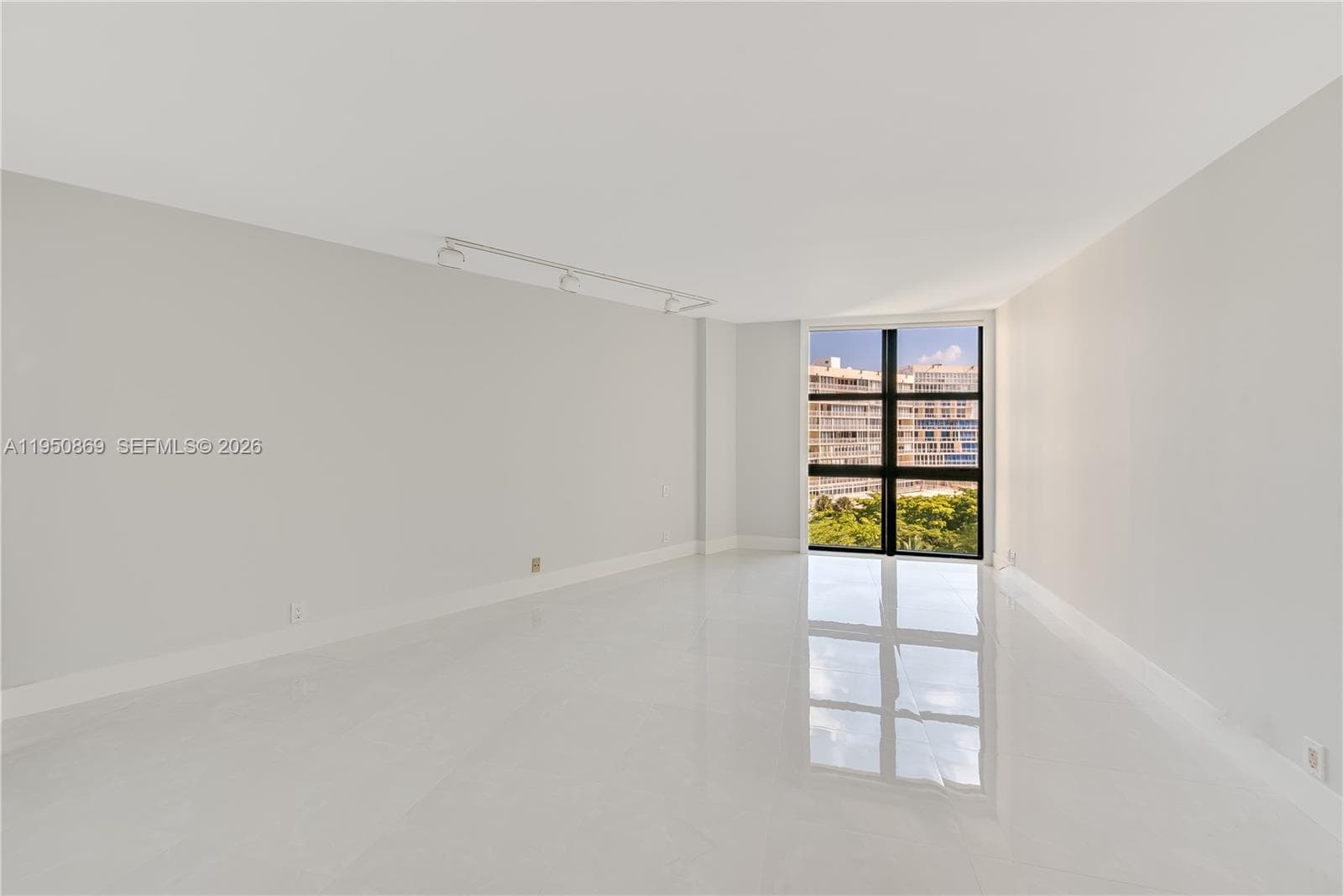 1121 Crandon Blvd F601 photo 9