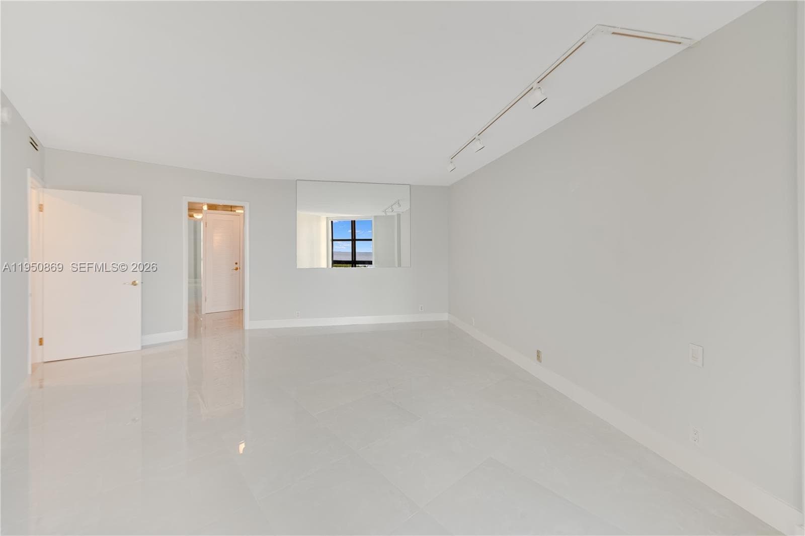 1121 Crandon Blvd F601 photo 8