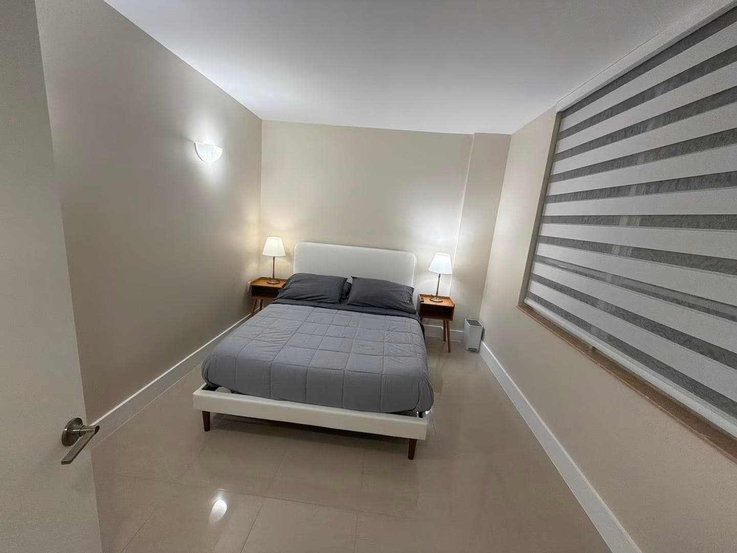 3725 S Ocean Drive 907 photo 9