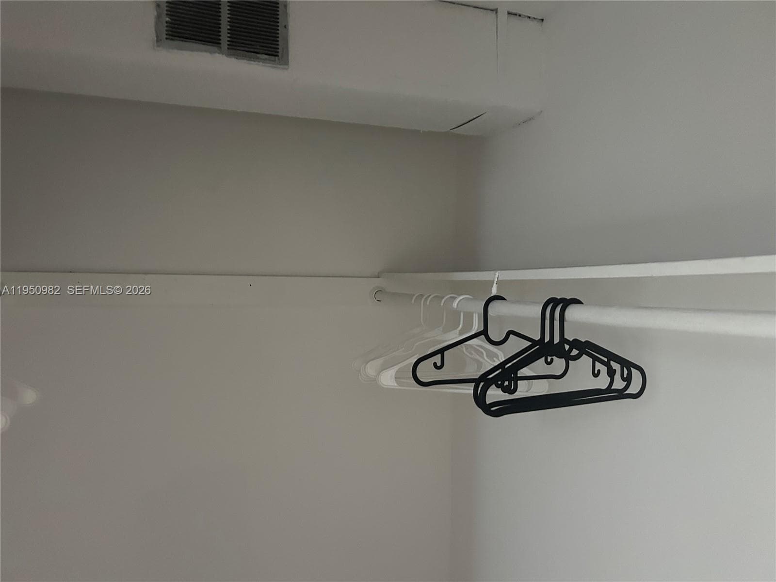 401 Ocean Dr 810 photo 5