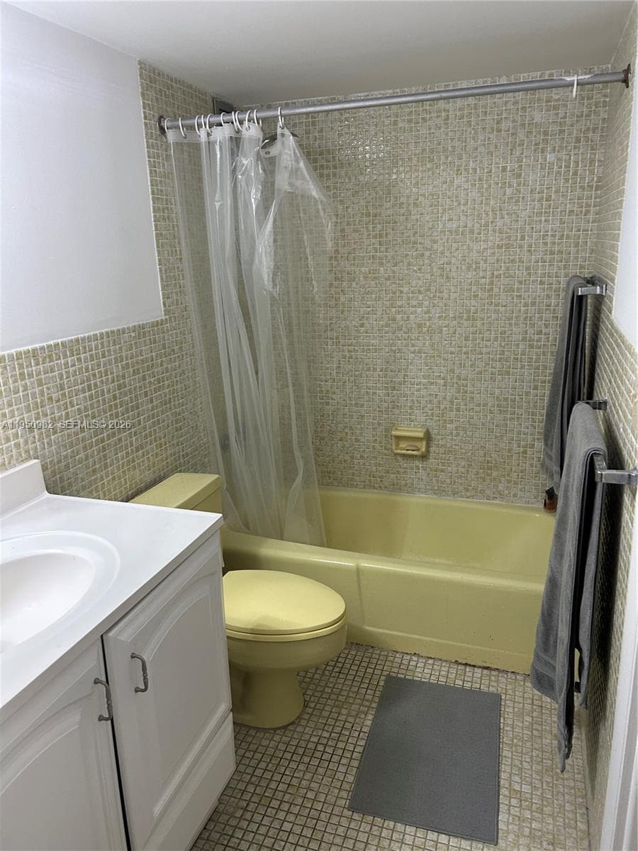 401 Ocean Dr 810 photo 4