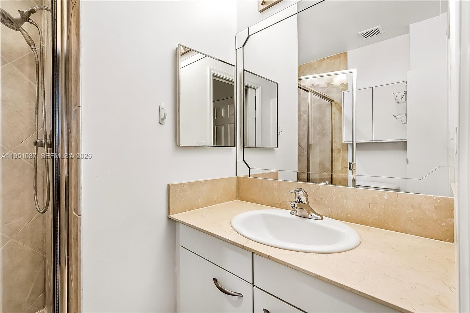 2080 S Ocean Dr 103 photo 15