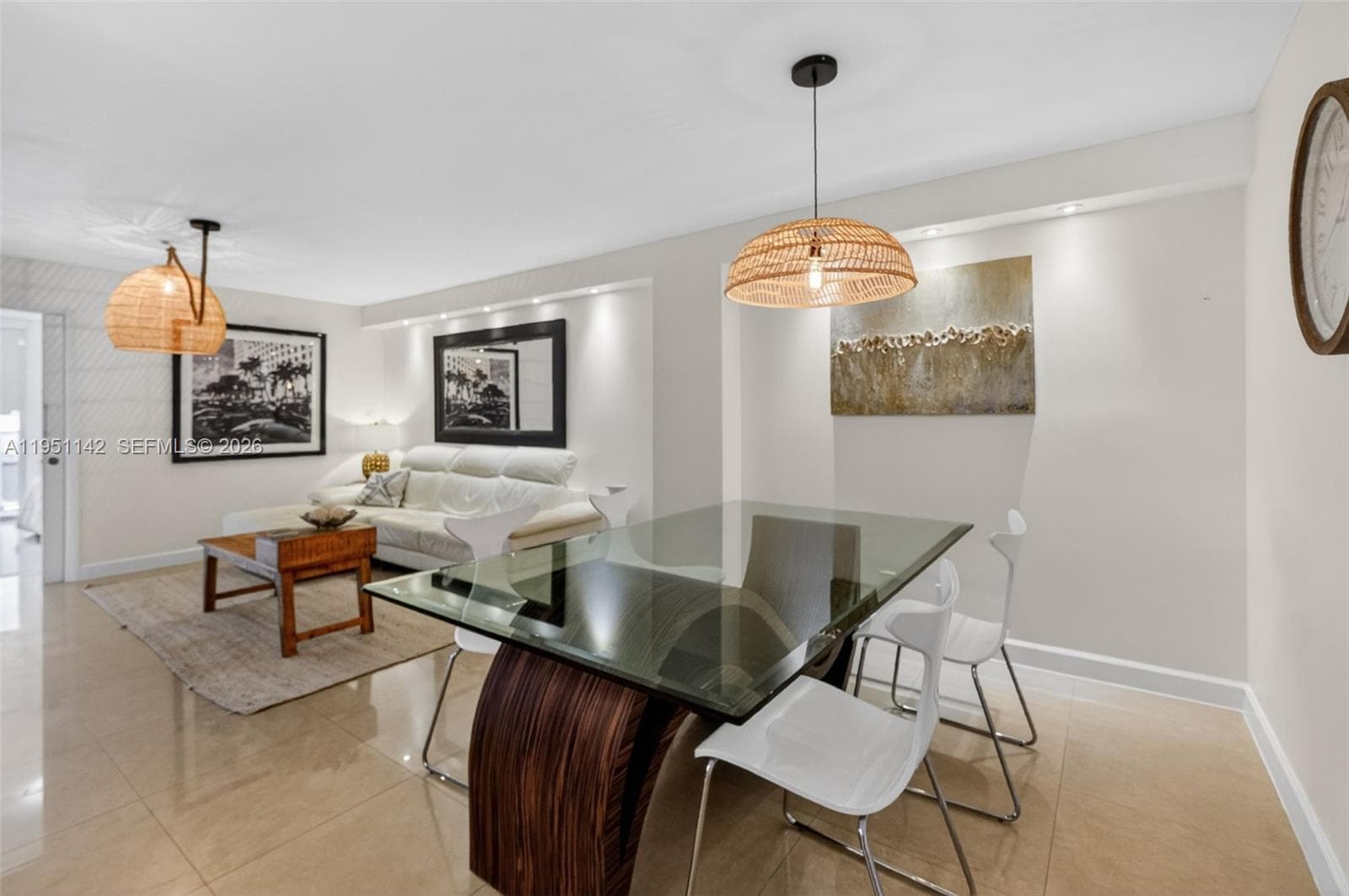 2401 Collins Ave 1110 photo 3