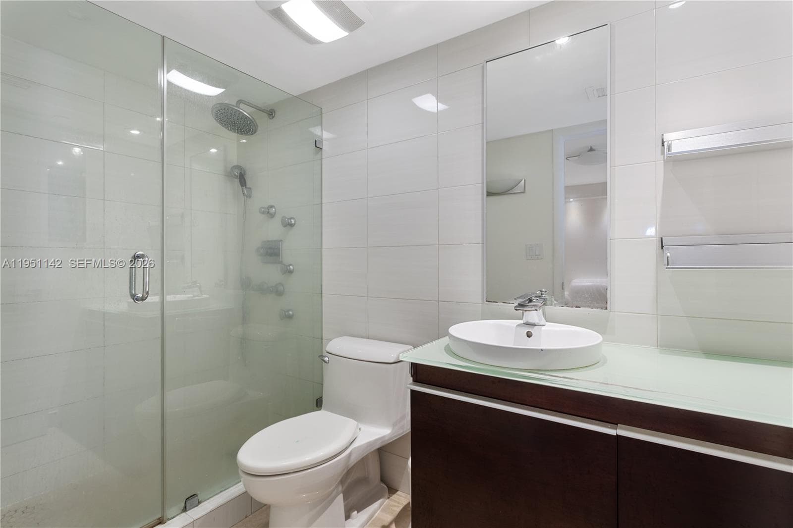 2401 Collins Ave 1110 photo 9