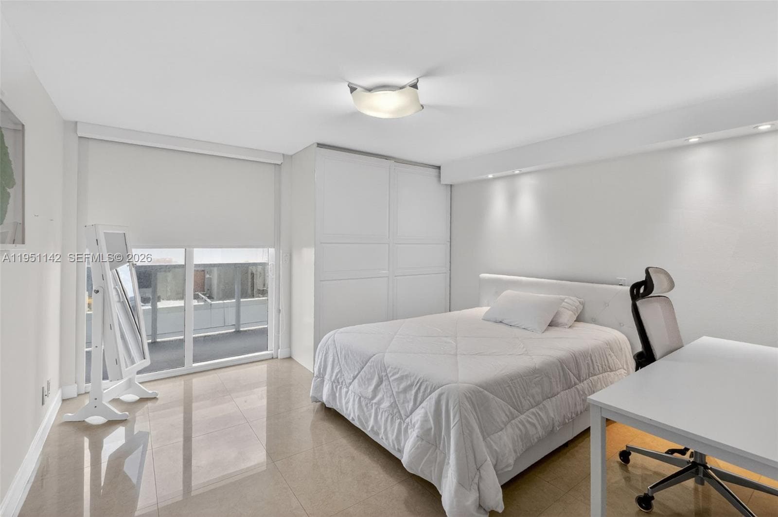 2401 Collins Ave 1110 photo 18