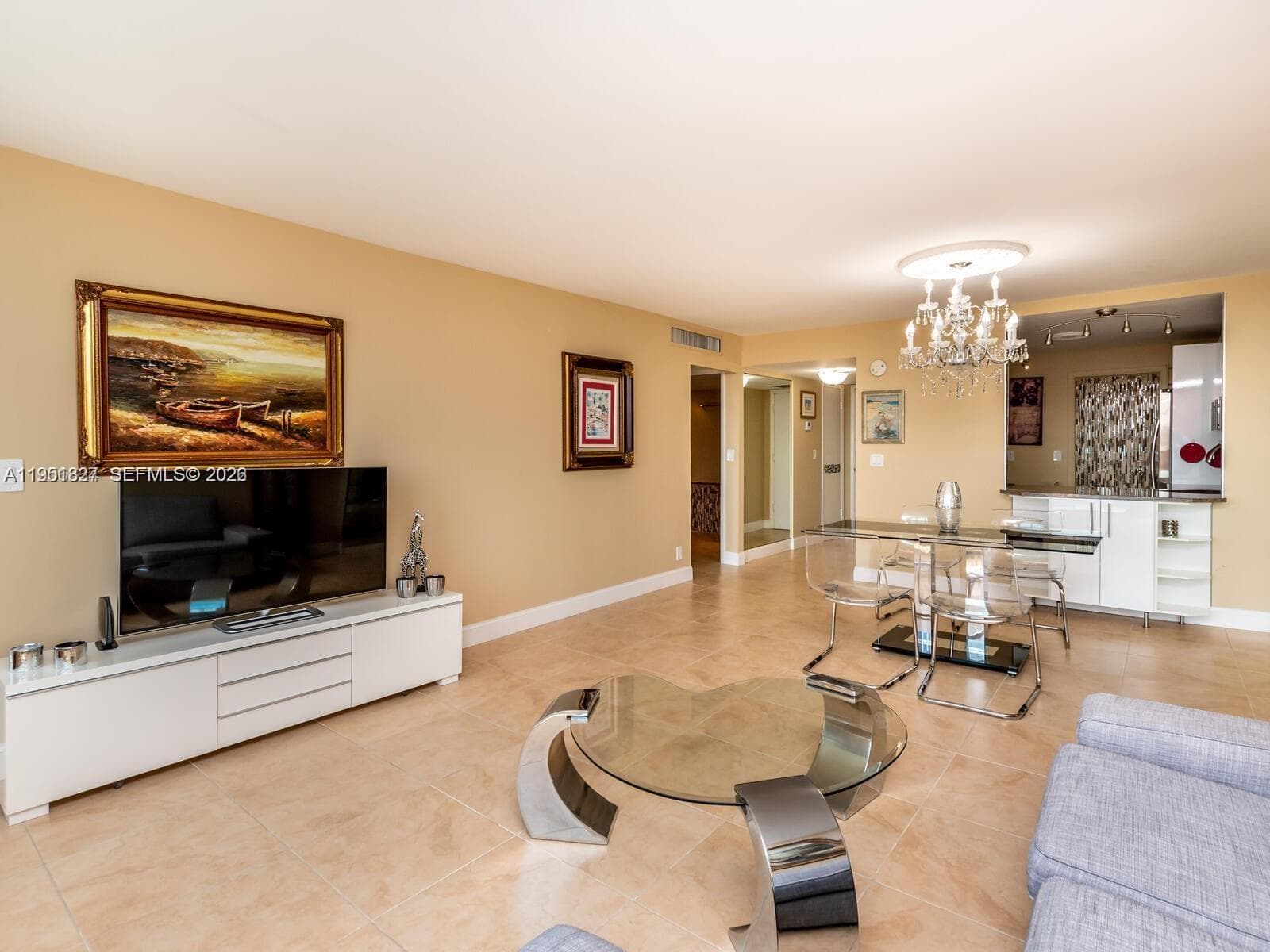 1410 S Ocean Dr 905 photo 3
