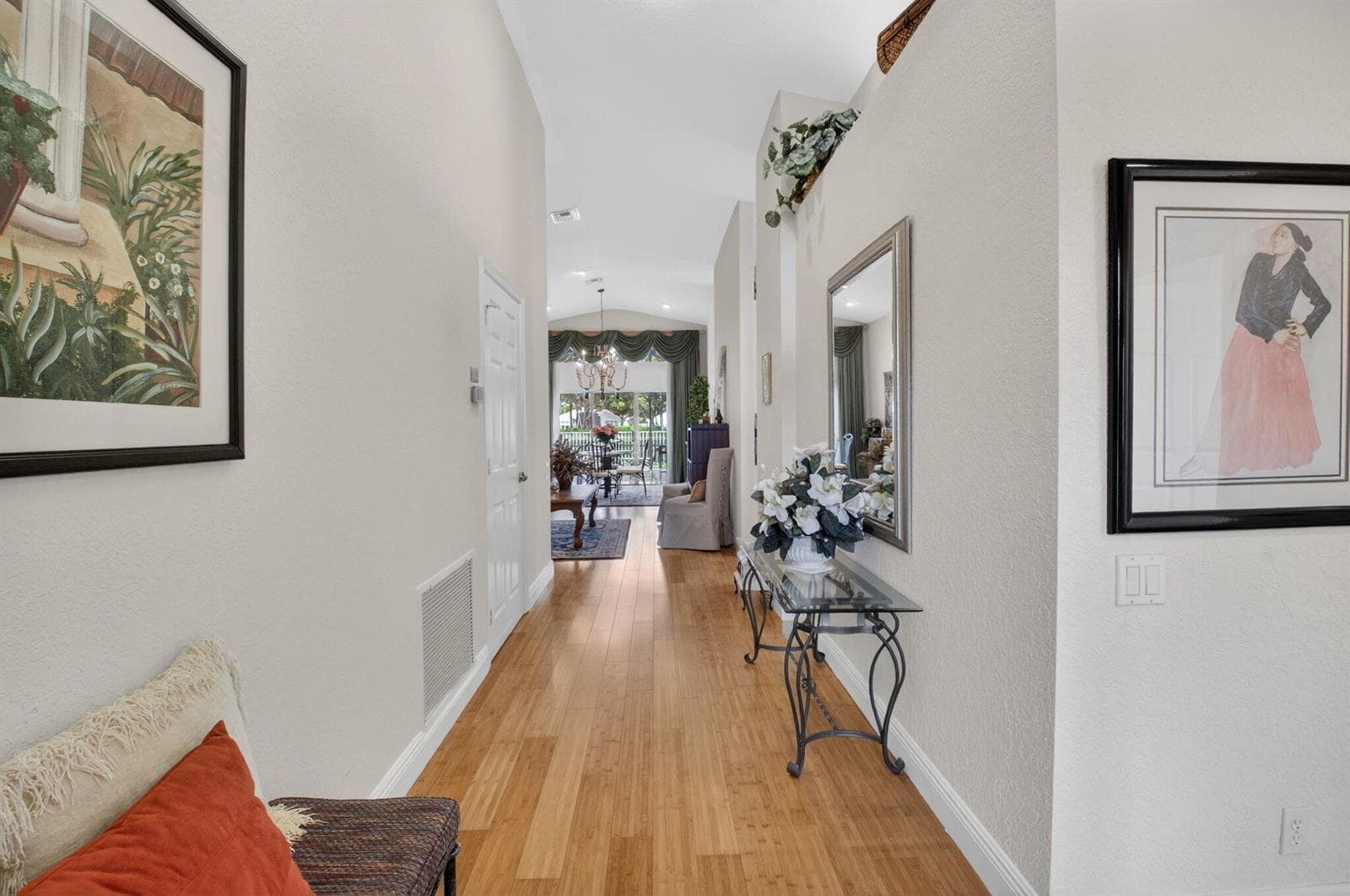 6877 Castlemaine Avenue photo 3