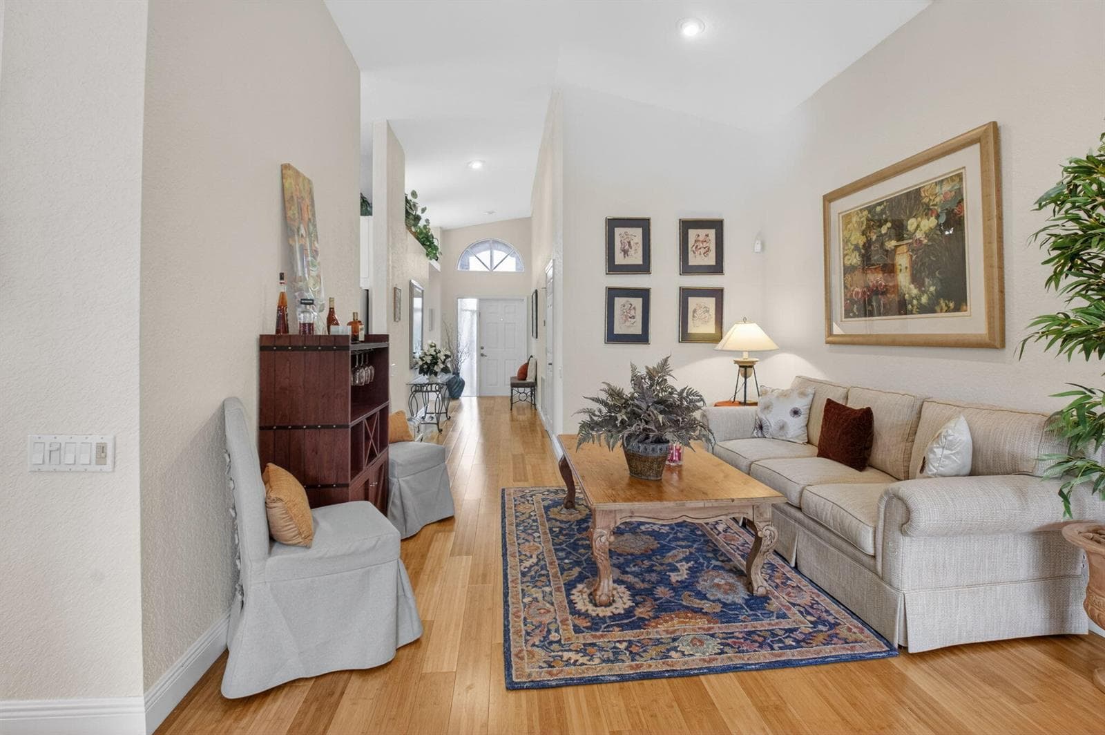 6877 Castlemaine Avenue photo 8