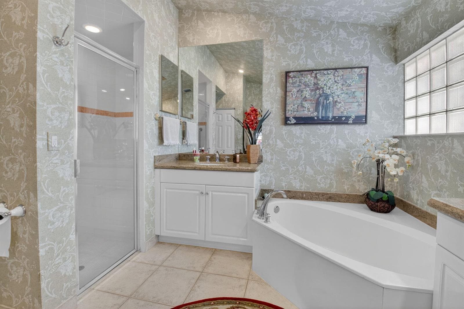 6877 Castlemaine Avenue photo 25