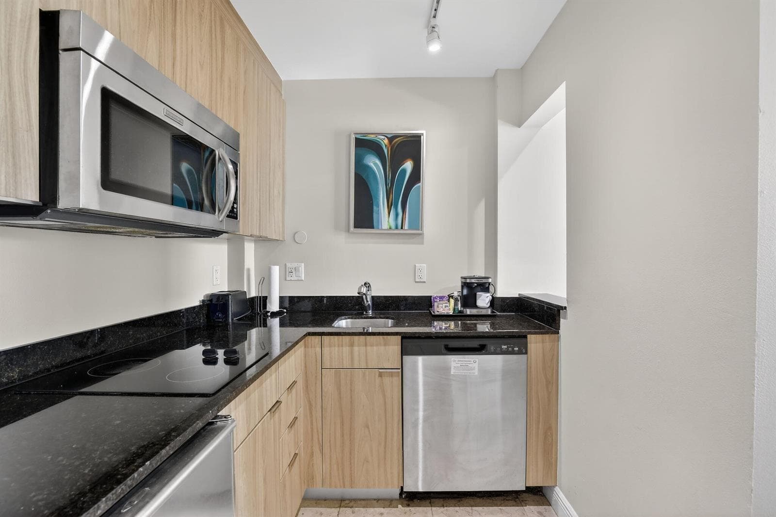 2670 E Sunrise Boulevard 320 photo 3