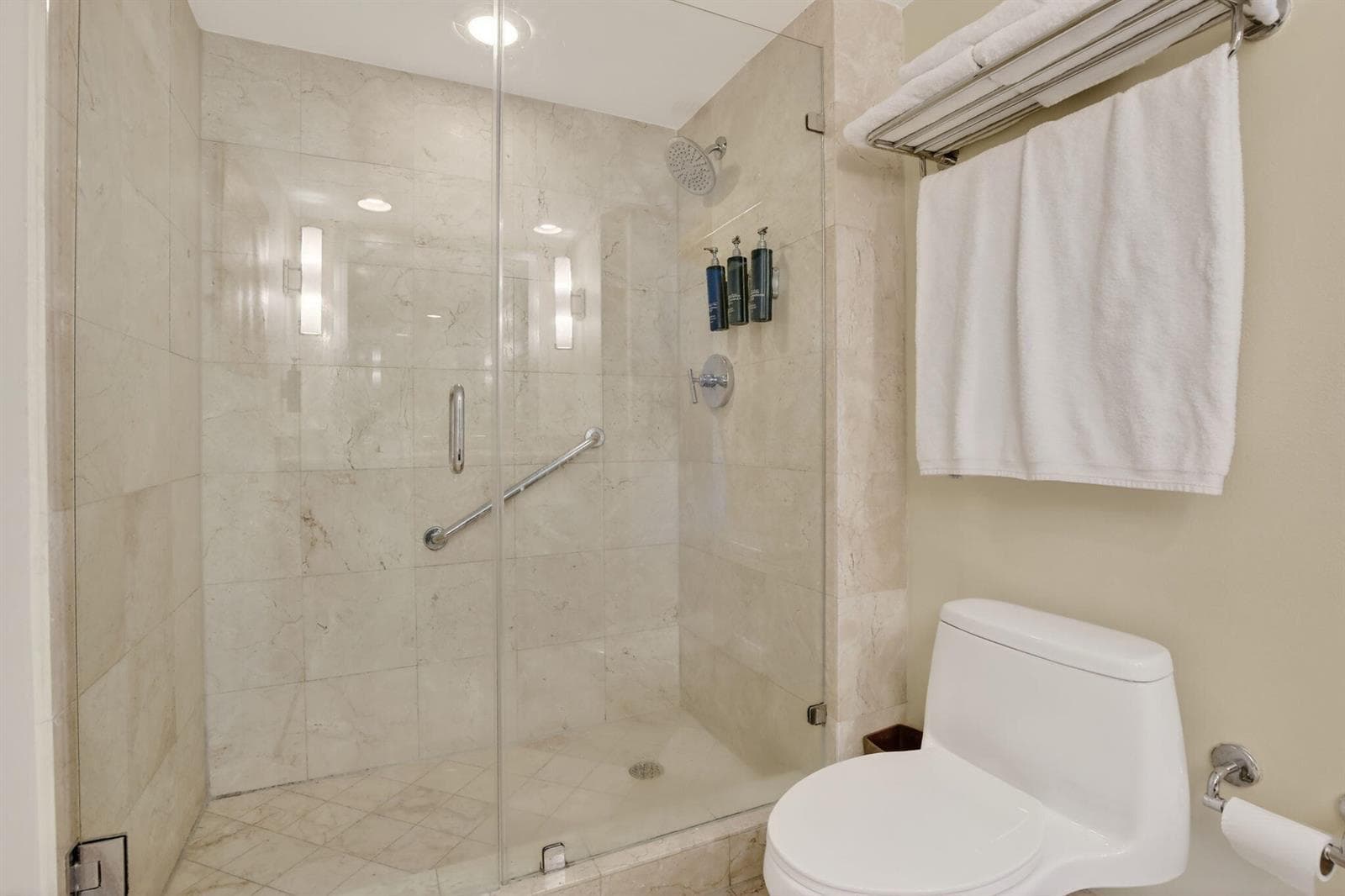 2670 E Sunrise Boulevard 320 photo 24