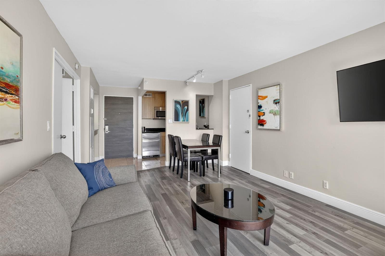 2670 E Sunrise Boulevard 320 photo 11