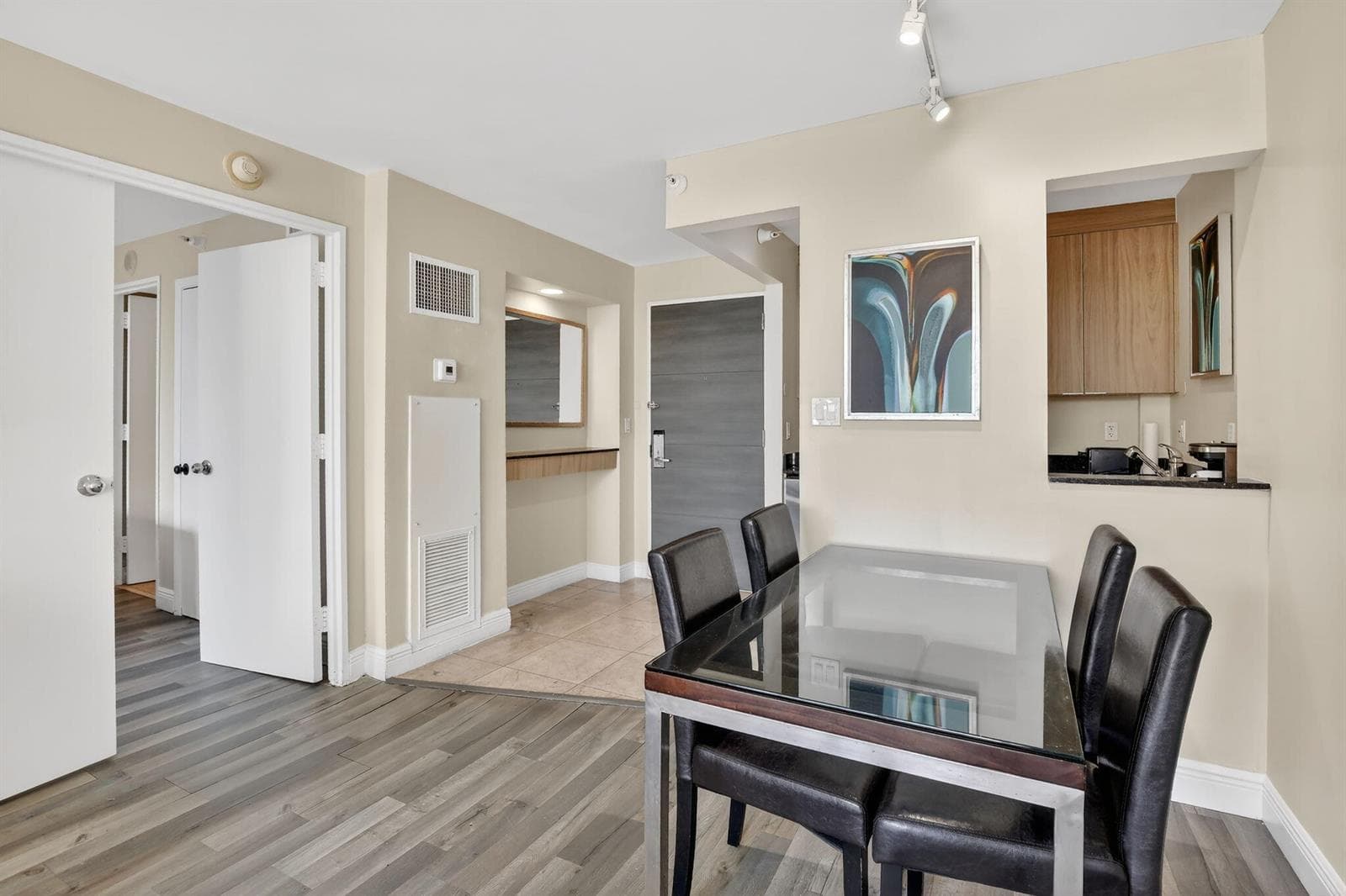 2670 E Sunrise Boulevard 320 photo 8