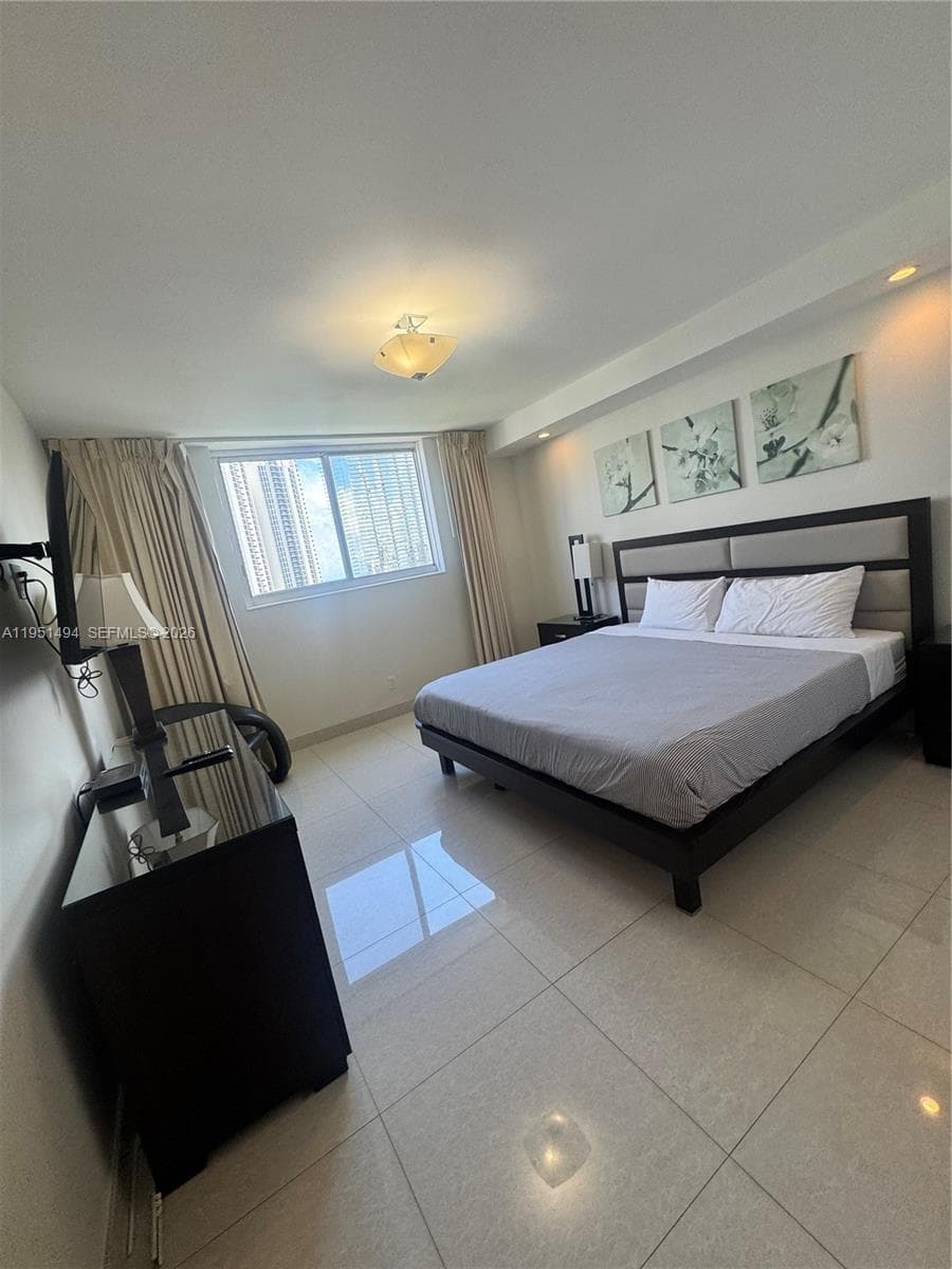 19370 Collins Ave 1427 photo 23