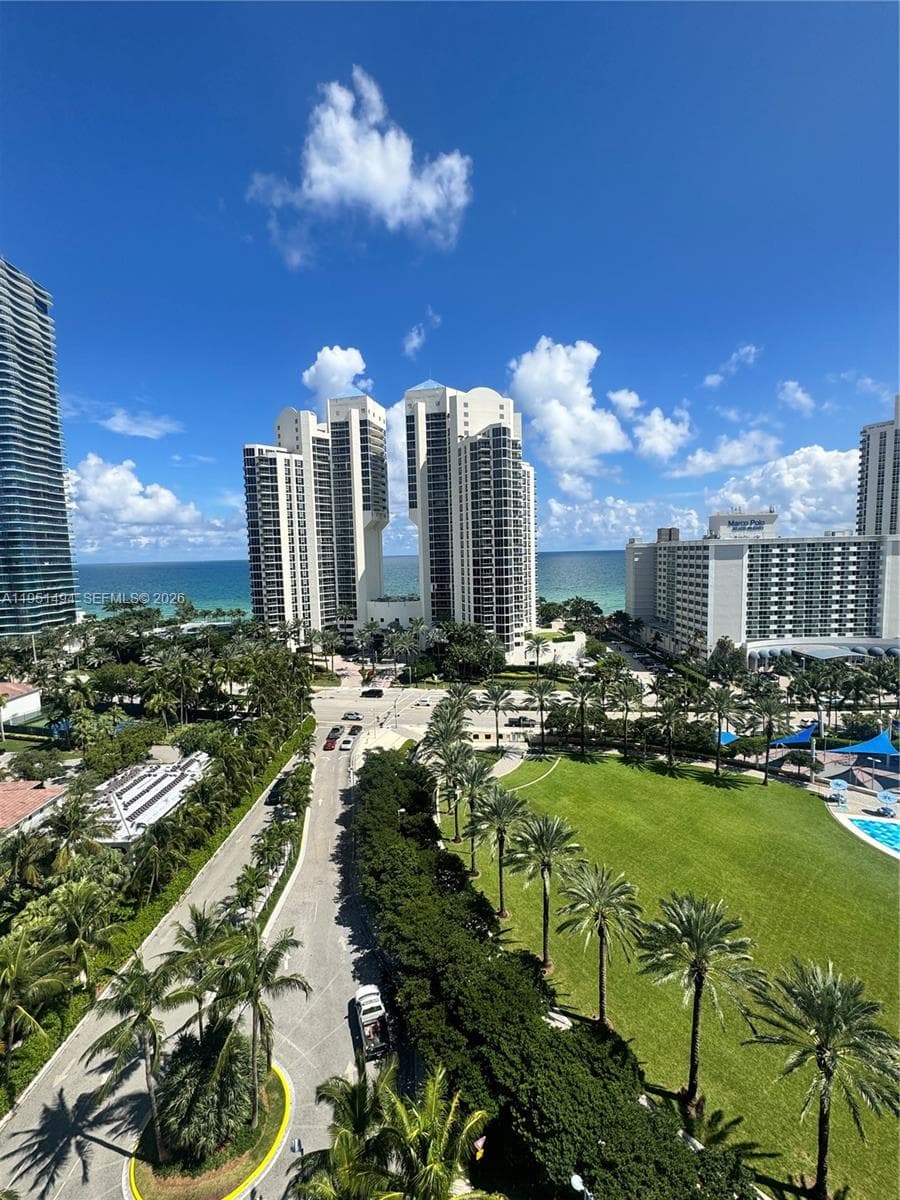 19370 Collins Ave 1427 photo 6