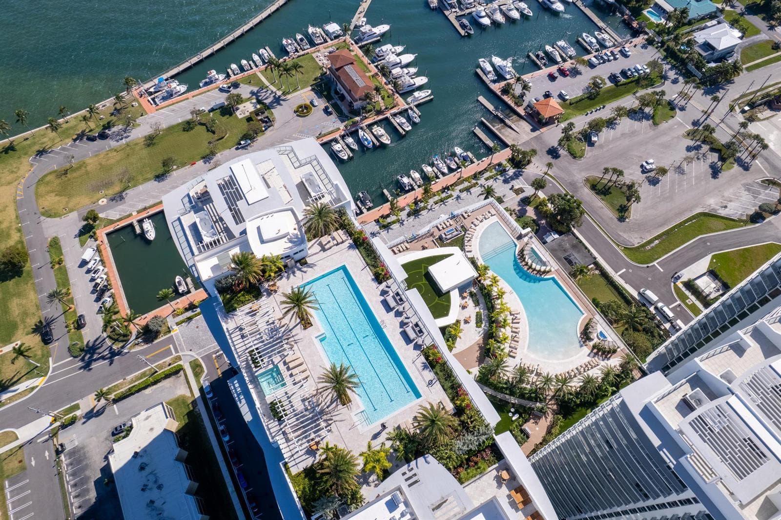220 Lake Shore Drive 817 photo 23