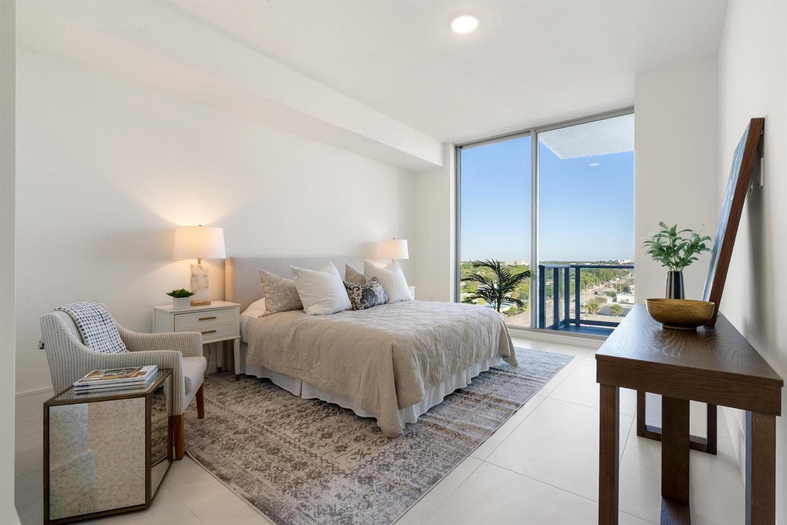 220 Lake Shore Drive 817 photo 7