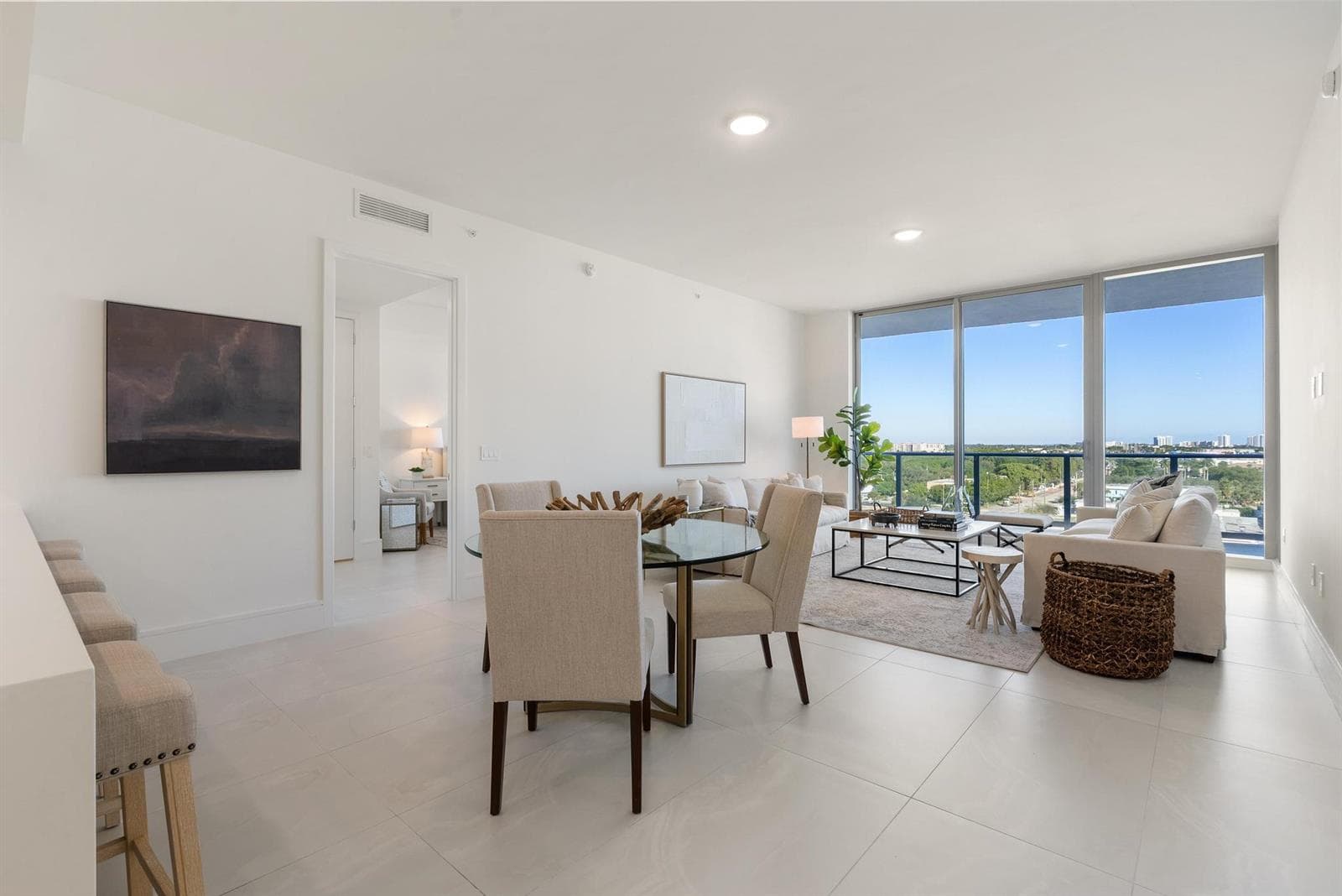 220 Lake Shore Drive 817 photo 5