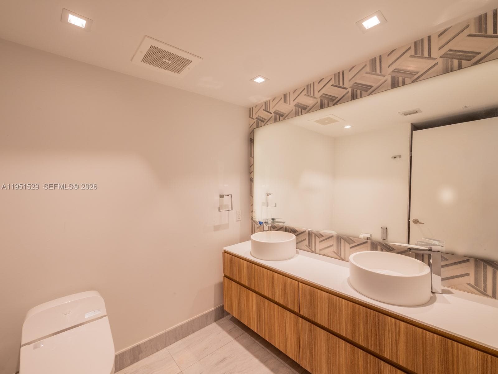 465 Brickell Ave 2304 photo 7