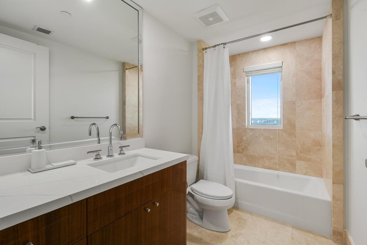 2700 N Ocean Drive 2003b photo 23