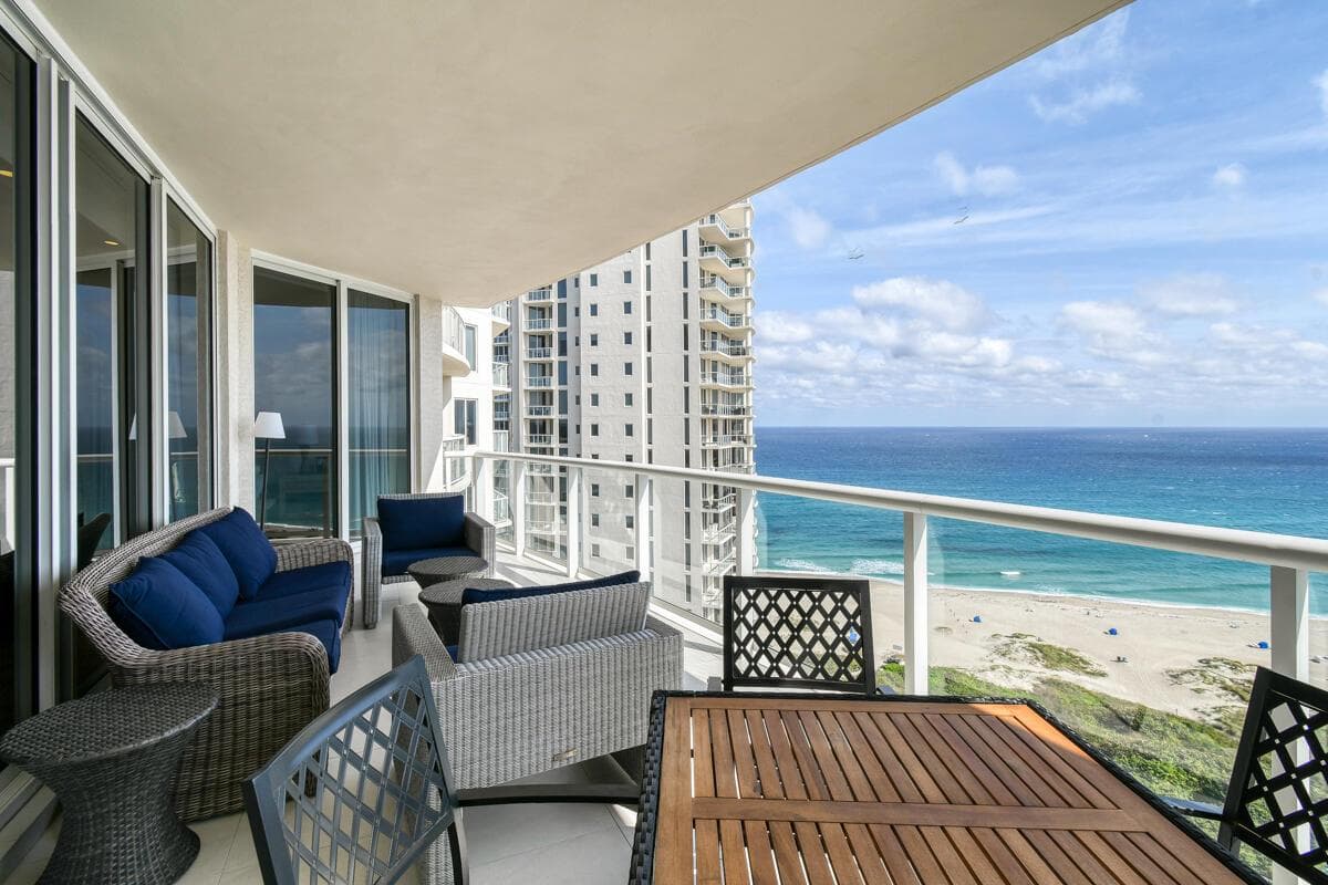 2700 N Ocean Drive 2003b photo 4