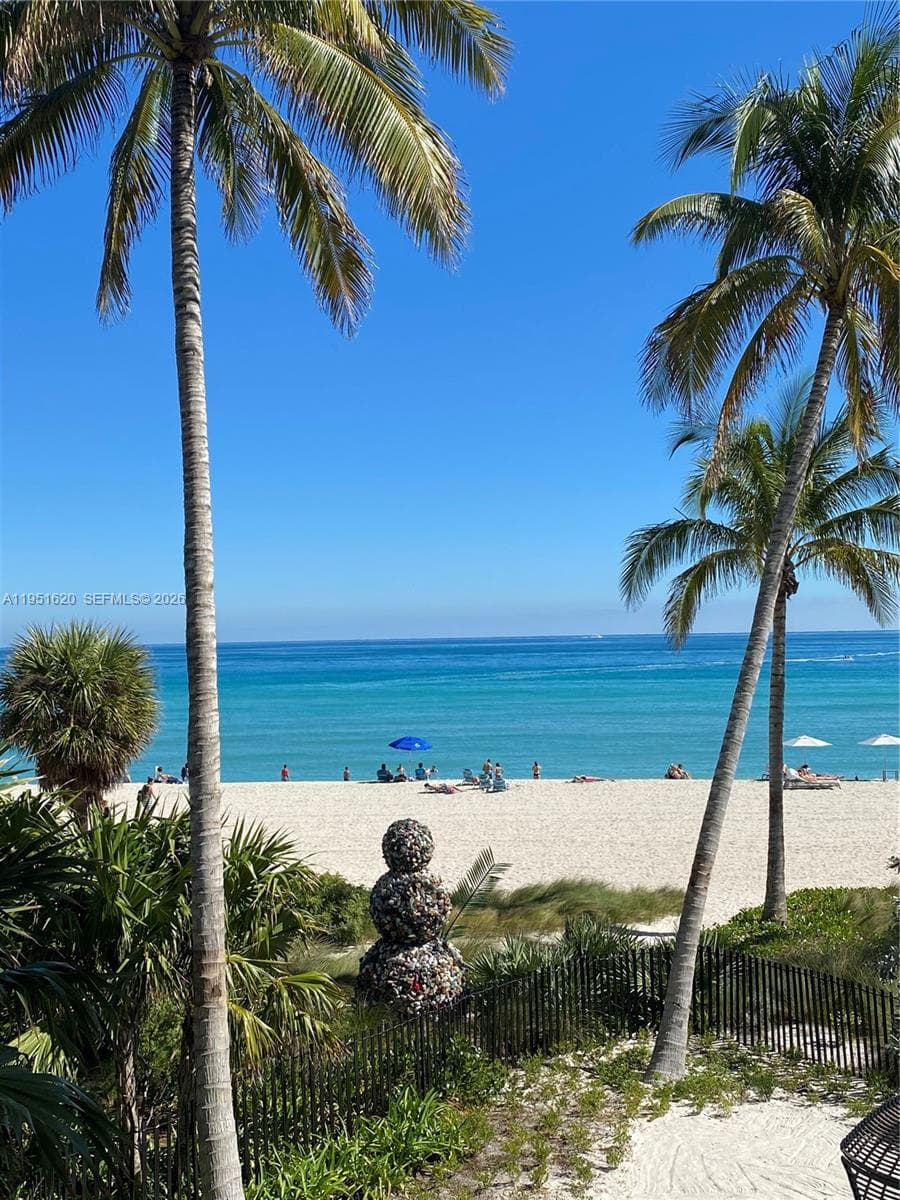 16901 Collins Ave 1604 photo 8