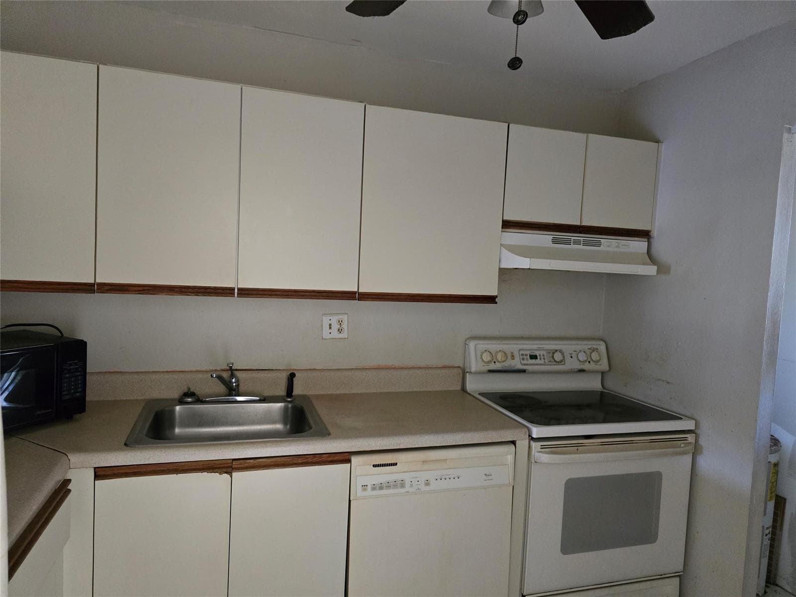 7925 Colony Circle 205 photo 3