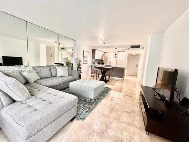 600 36th St 1220 photo 20