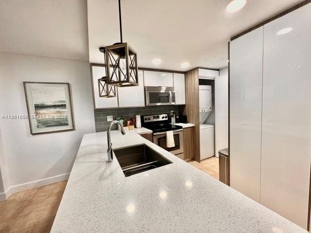 600 36th St 1220 photo 11