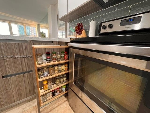 600 36th St 1220 photo 4