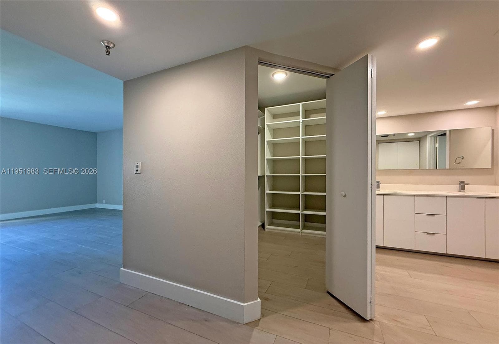 520 Brickell Key Dr A1010 photo 23