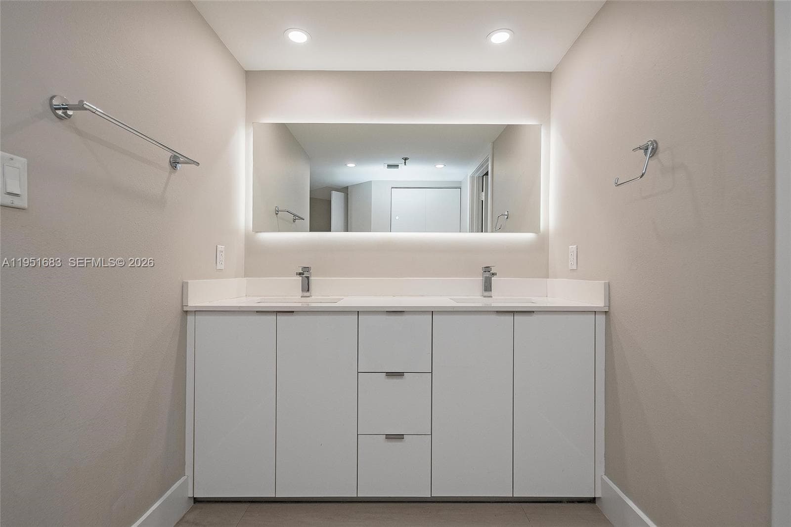 520 Brickell Key Dr A1010 photo 16